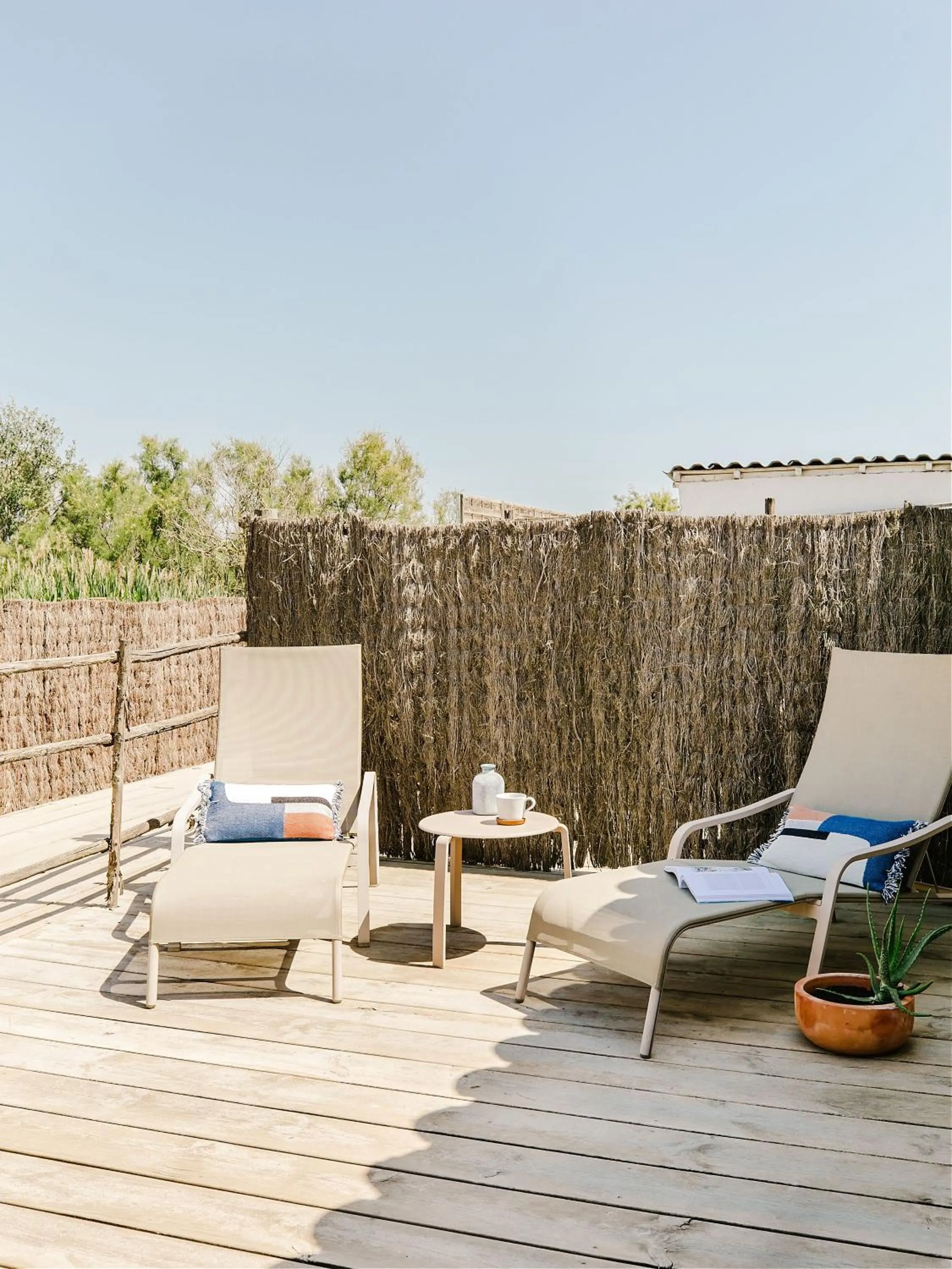 Patio in Hôtel Restaurant Les Arnelles
