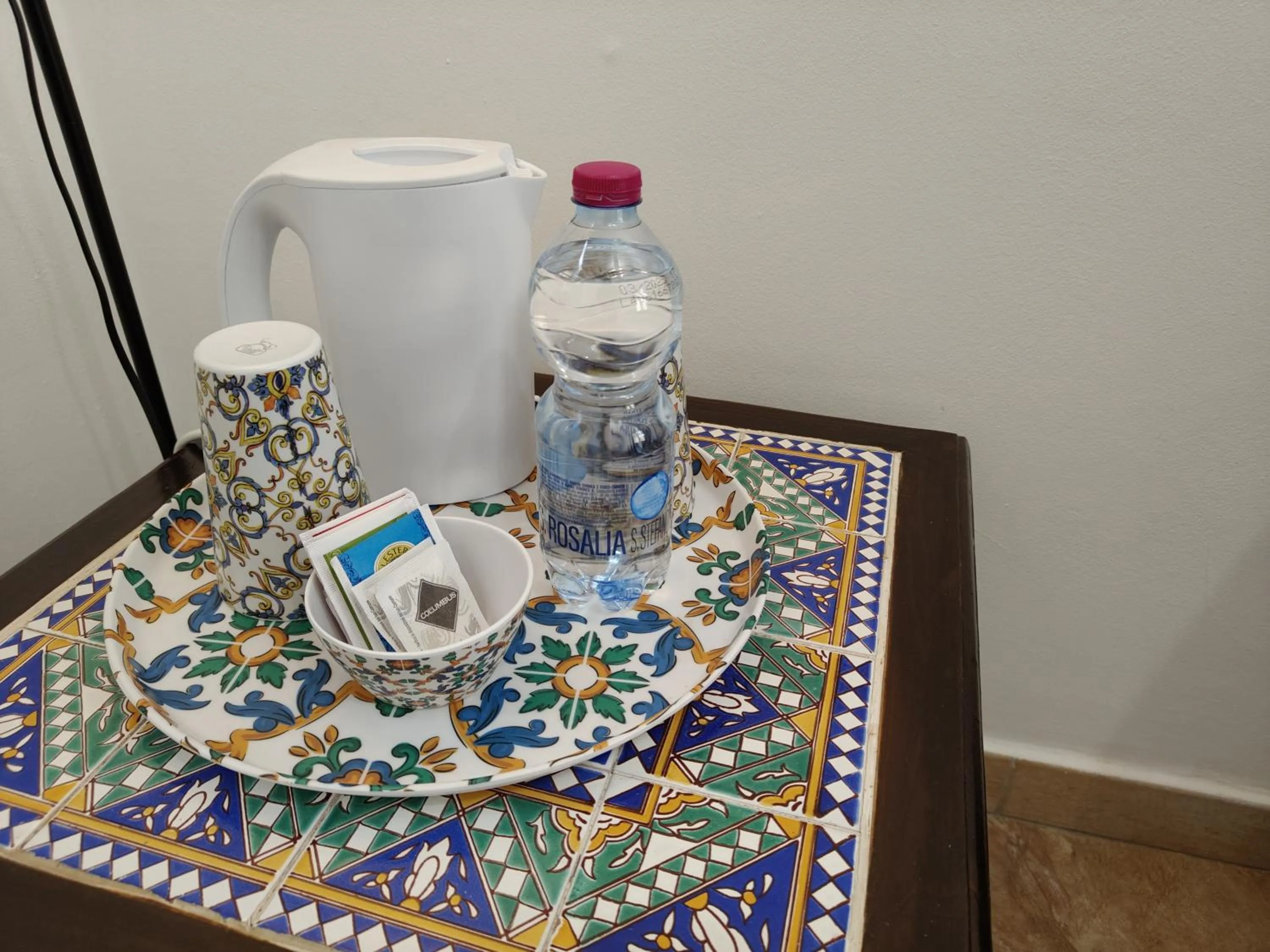 Coffee/tea facilities in Proserpina