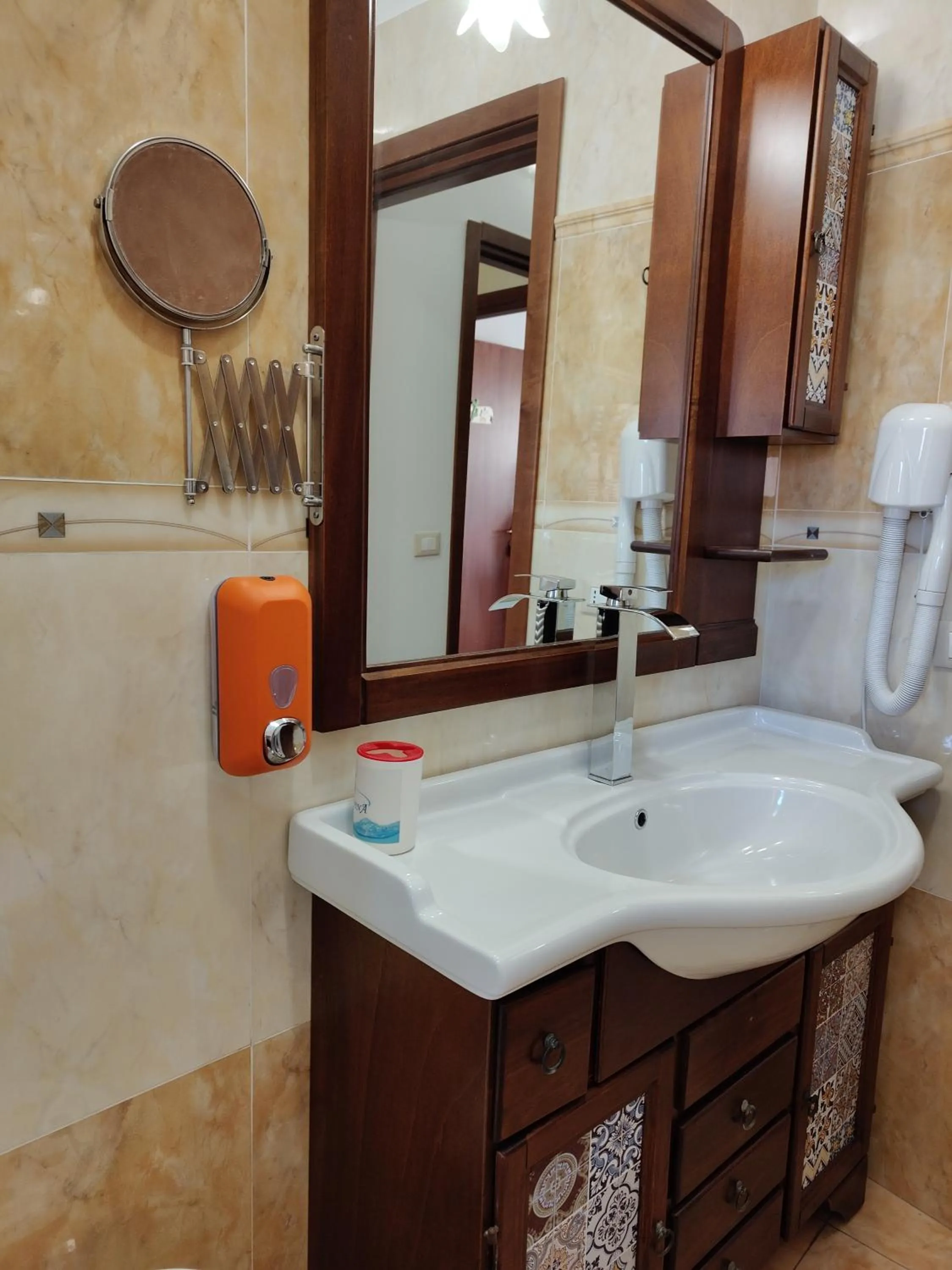 Bathroom in Proserpina