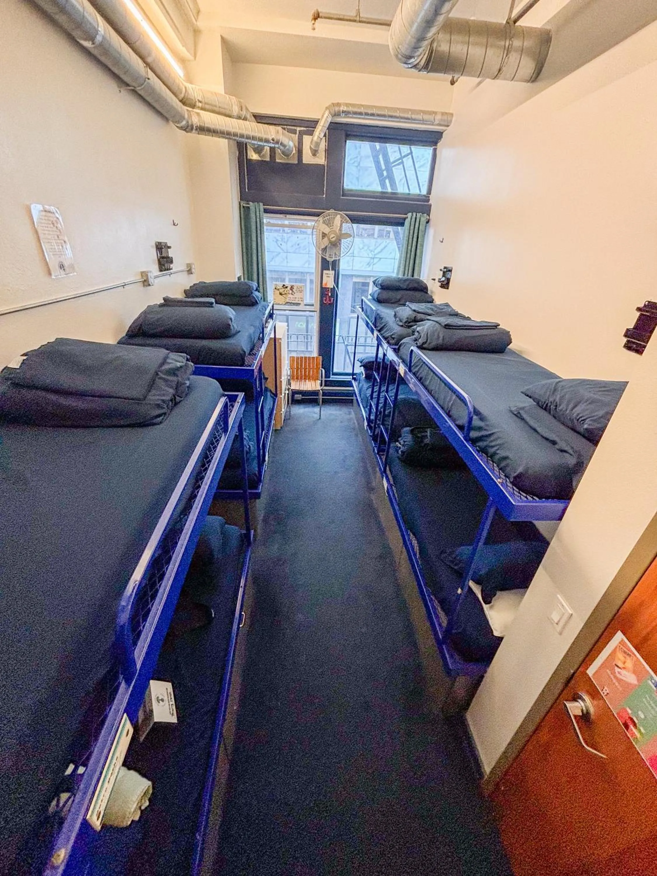 Bedroom in ITH San Francisco Pacific Tradewinds Backpacker Hostel