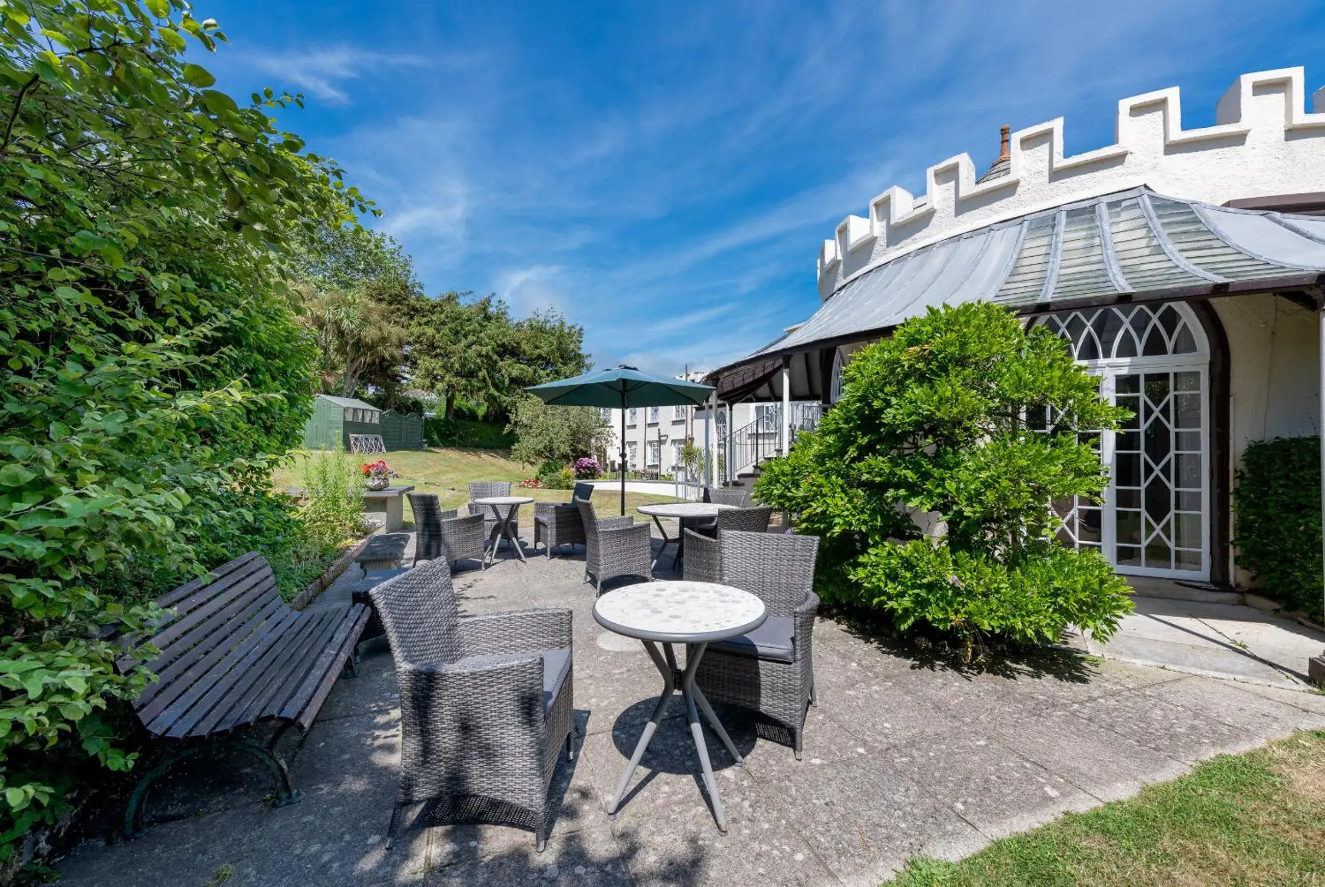 Property building in Royal Glen Hotel Property building in Royal Glen Hotel