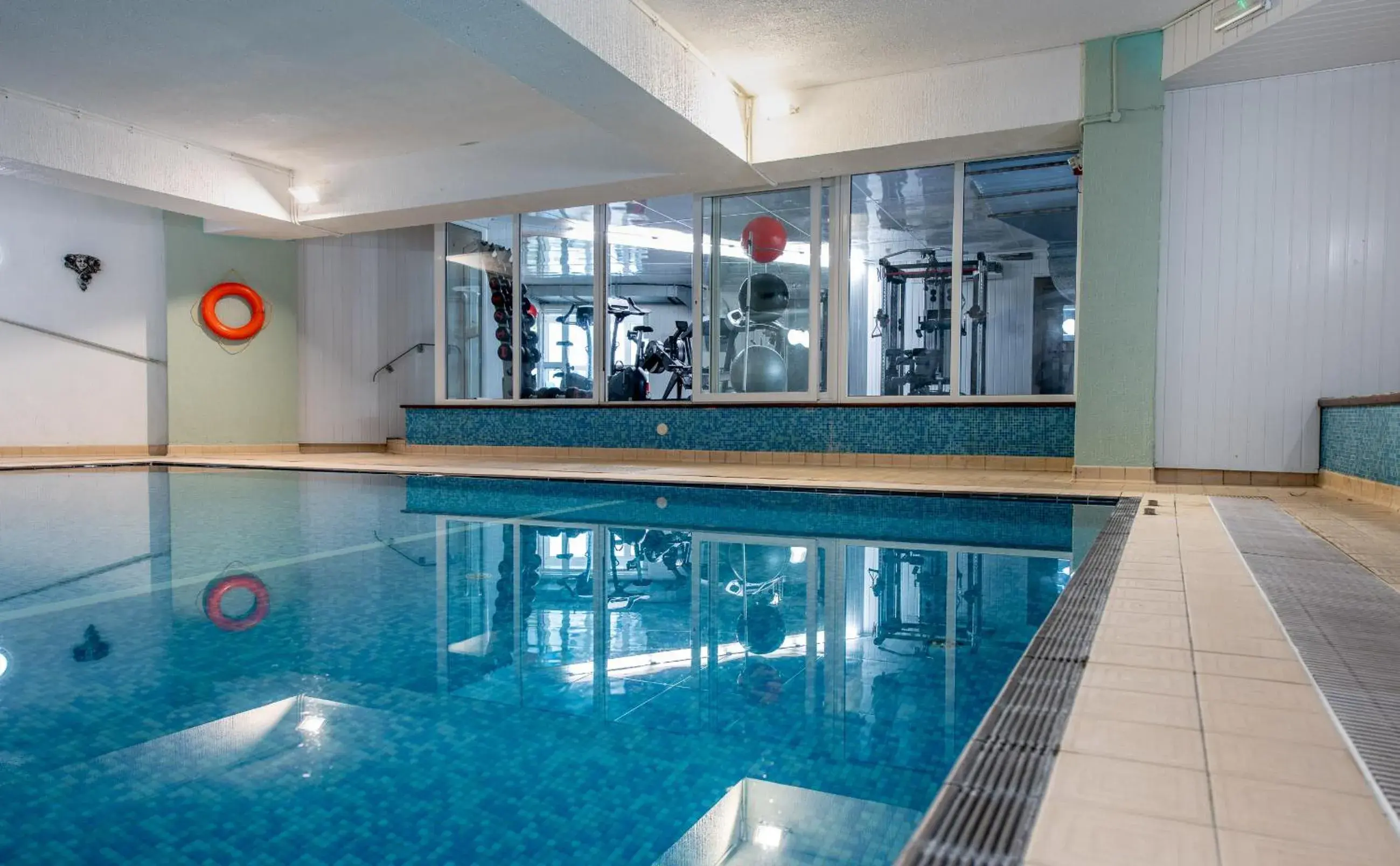 Fitness centre/facilities in Royal Glen Hotel Fitness centre/facilities in Royal Glen Hotel