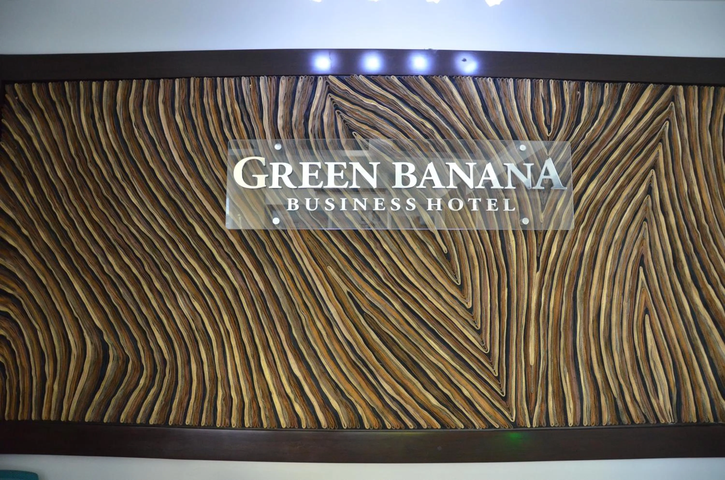 GREEN BANANA BUSINESS HOTEL