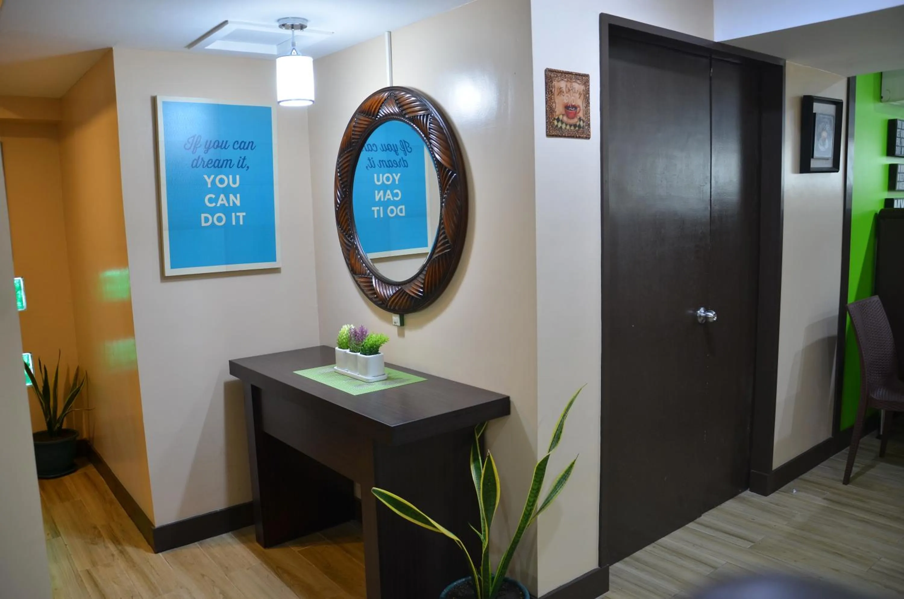 GREEN BANANA BUSINESS HOTEL