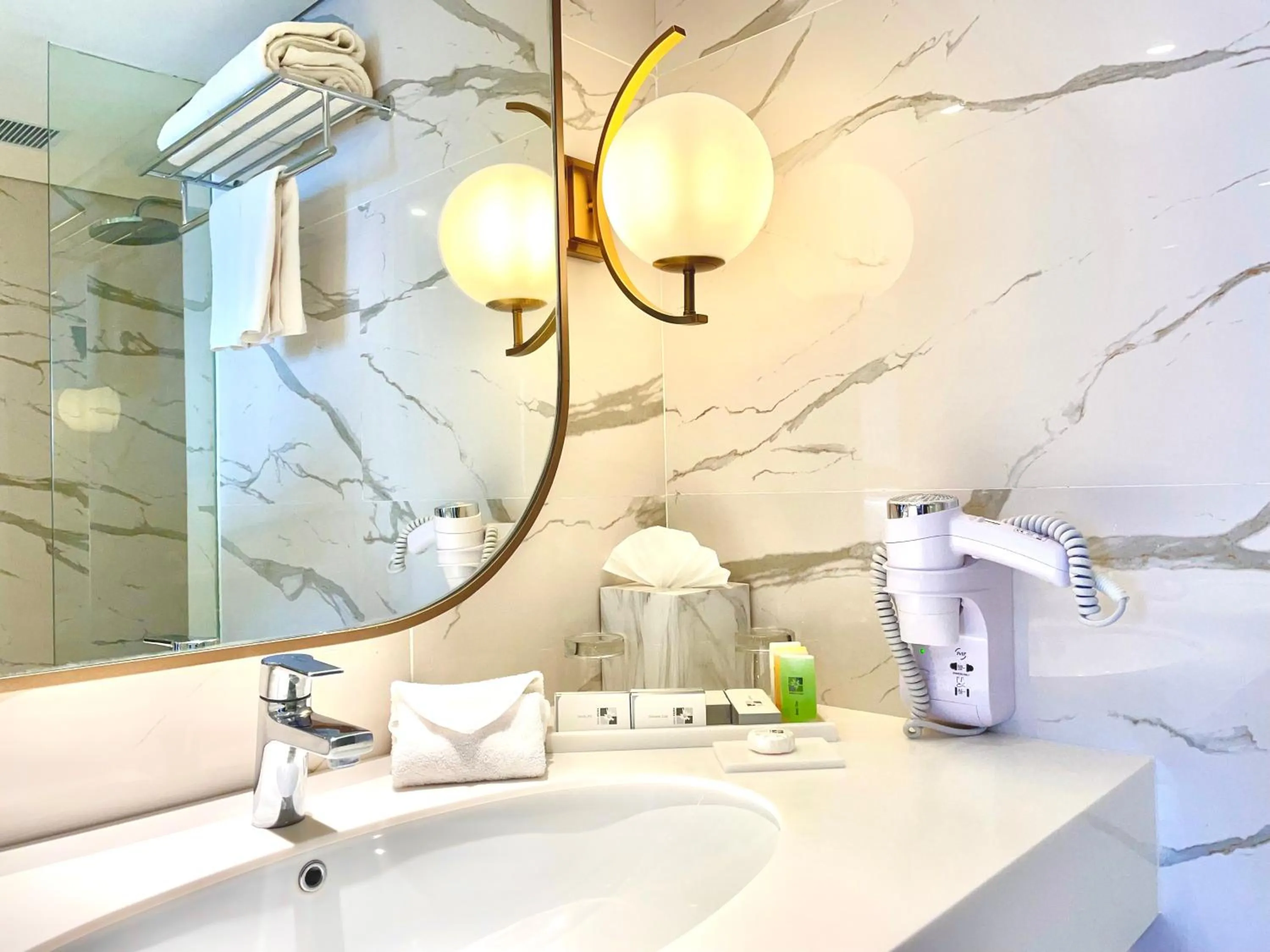 Bathroom in Swiss-Belhotel Solo