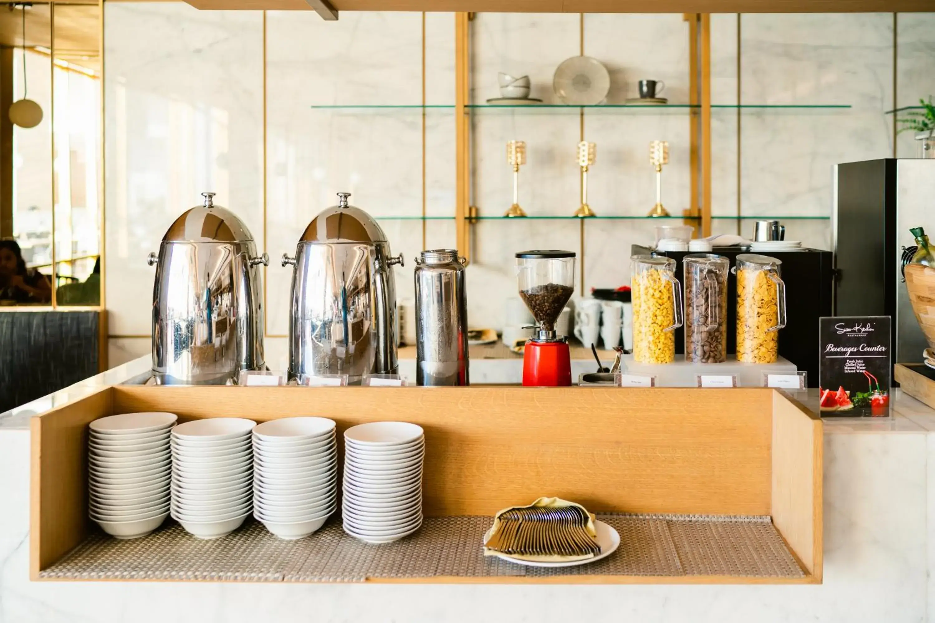 Restaurant/places to eat in Swiss-Belhotel Solo Restaurant/places to eat in Swiss-Belhotel Solo