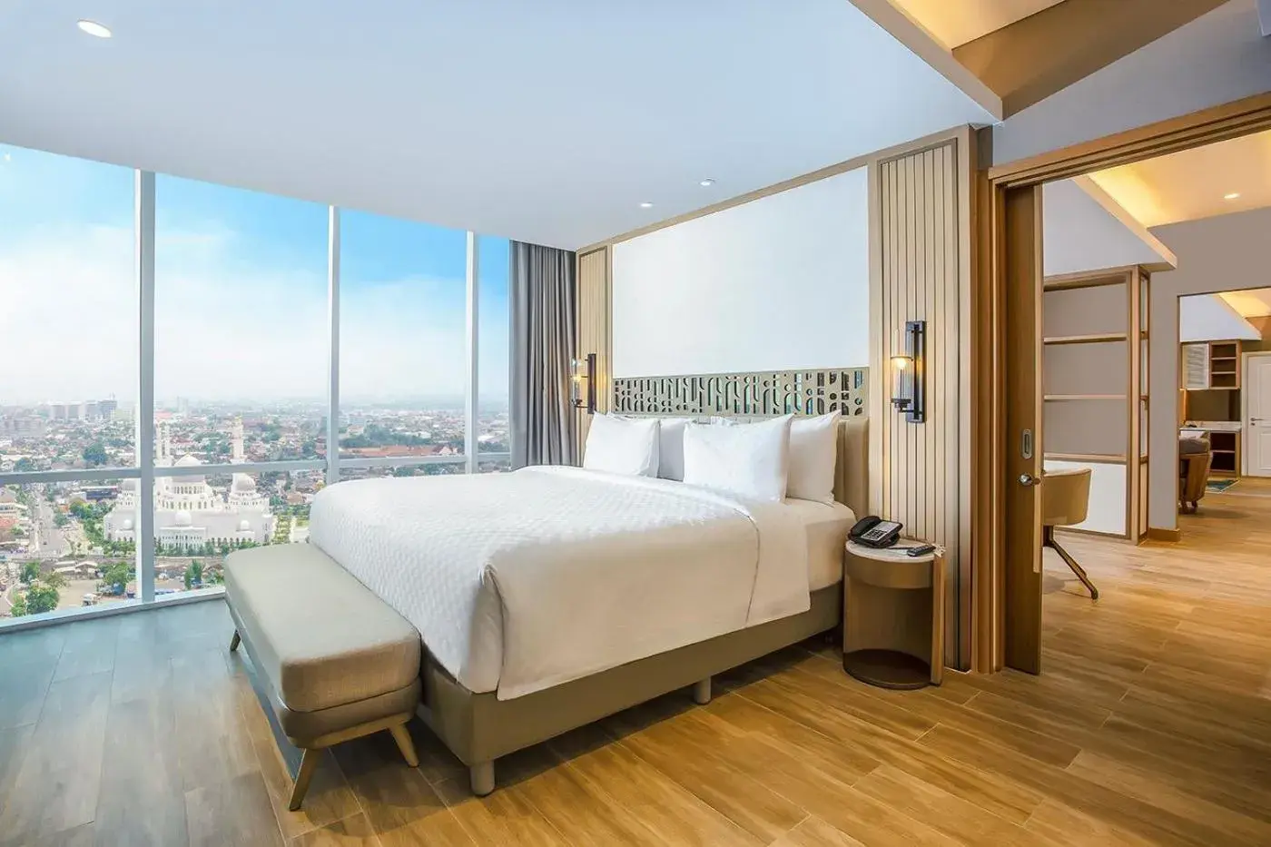 View (from property/room), Bed in Swiss-Belhotel Solo View (from property/room), Bed in Swiss-Belhotel Solo