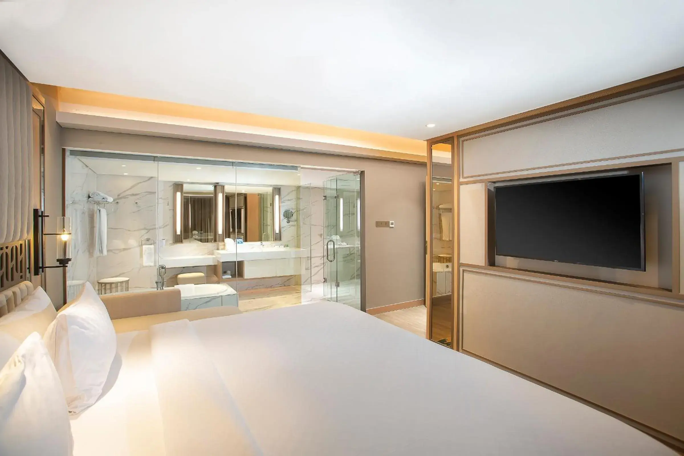 Bathroom, Bed in Swiss-Belhotel Solo Bathroom, Bed in Swiss-Belhotel Solo