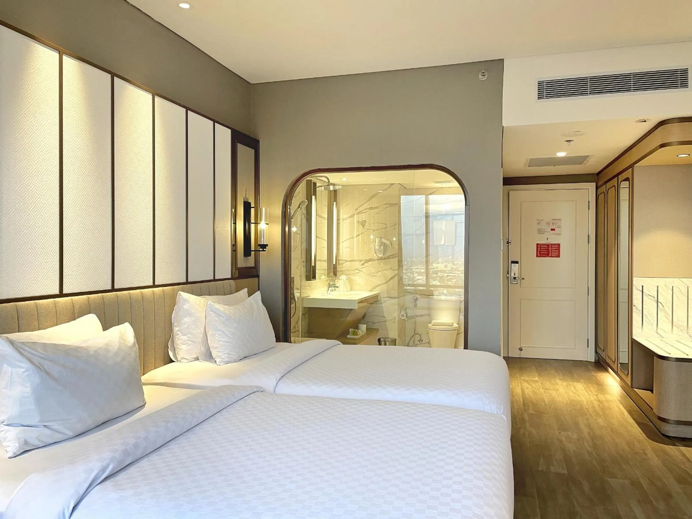 Bedroom, Bed in Swiss-Belhotel Solo