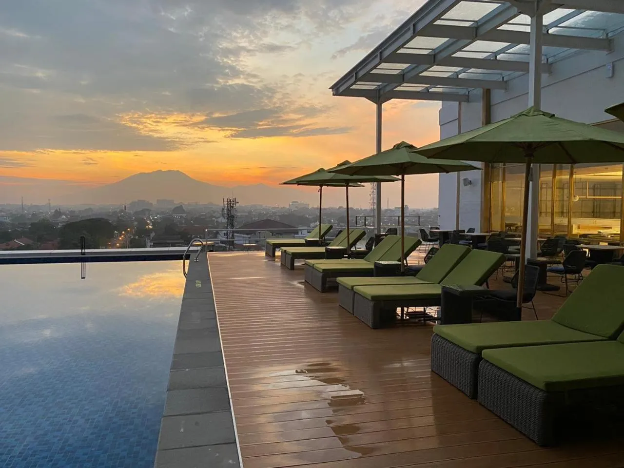 Pool view in Swiss-Belhotel Solo