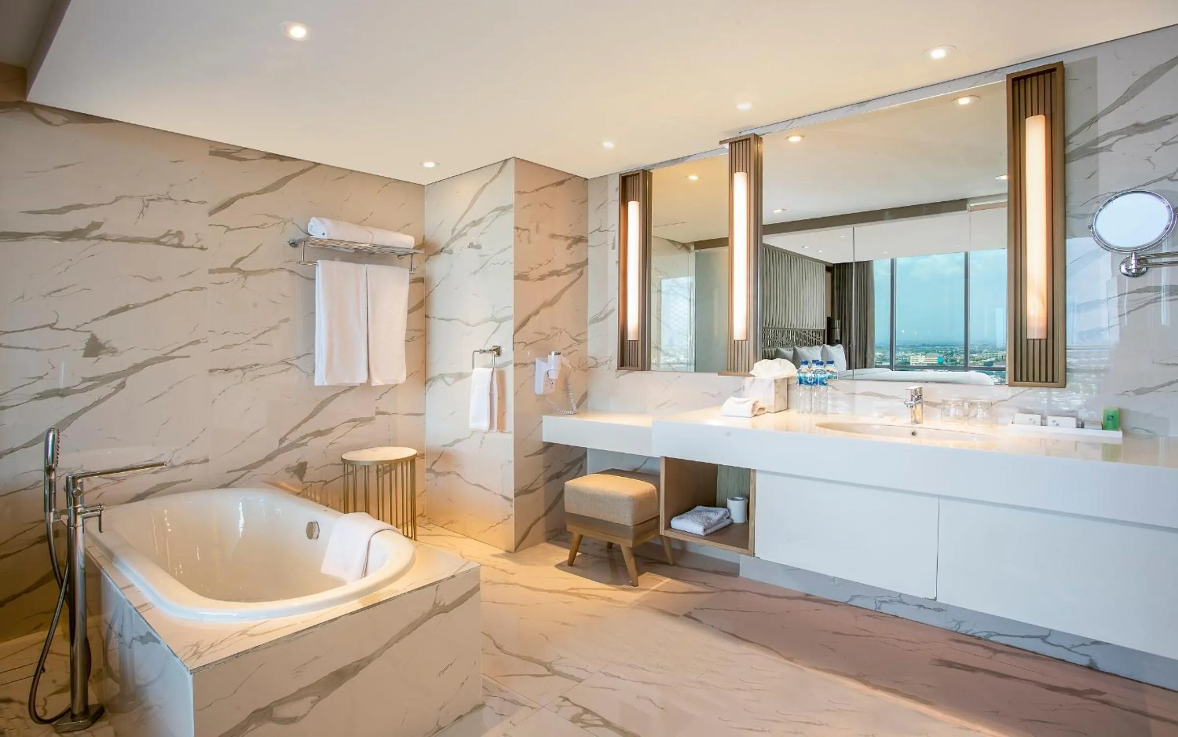 Toilet in Swiss-Belhotel Solo