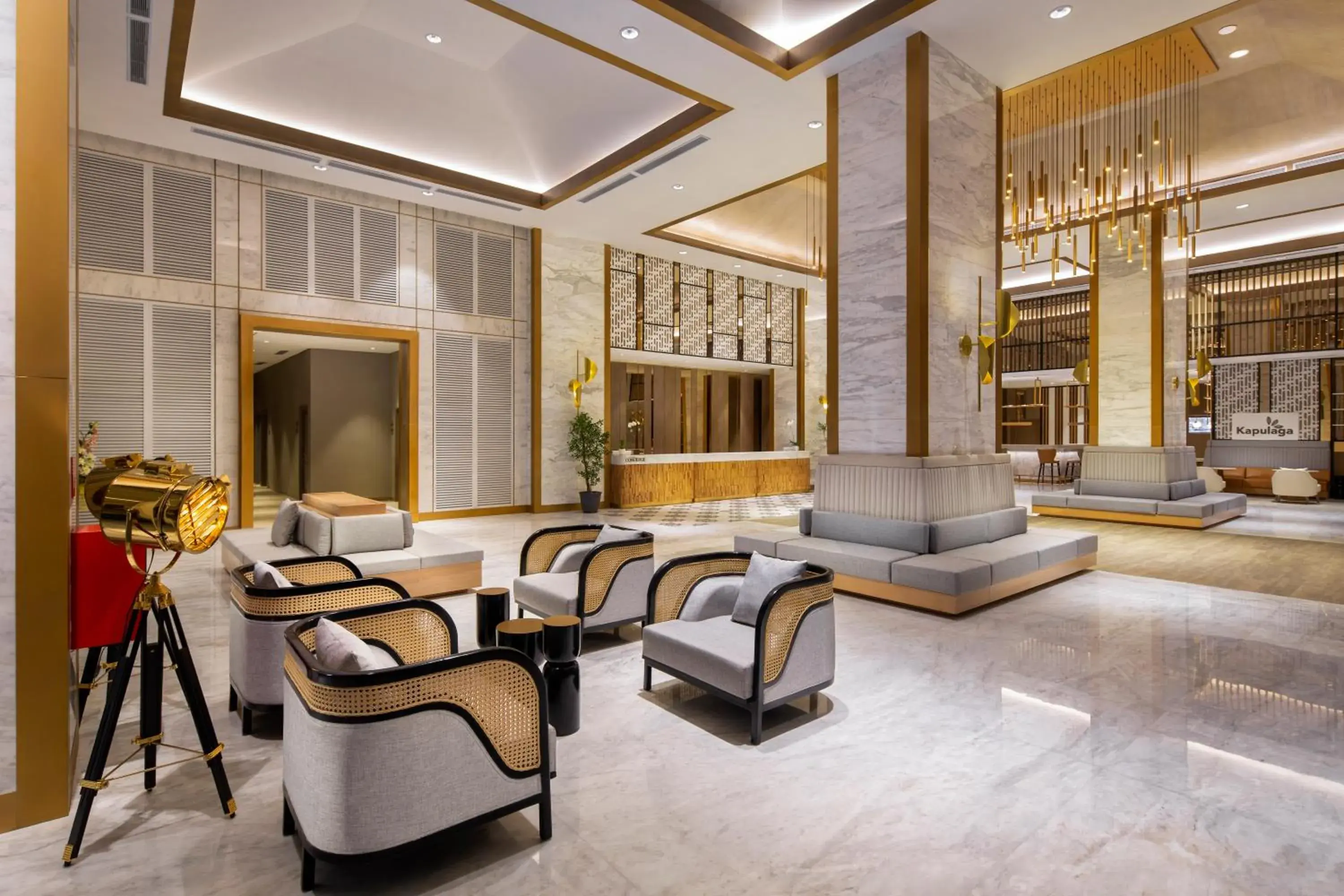 Lobby or reception in Swiss-Belhotel Solo Lobby or reception in Swiss-Belhotel Solo