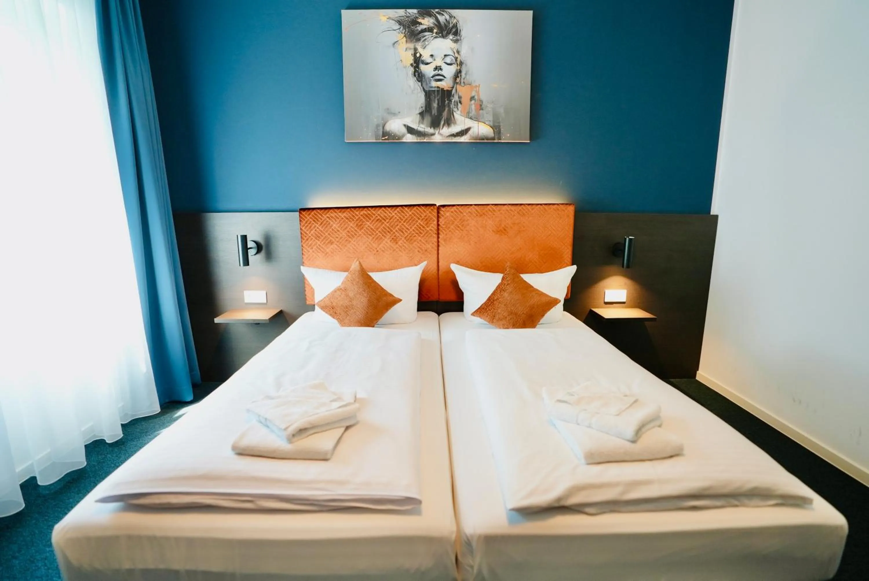 Bed in Arthotel Ambassador Wiesbaden - FREE PARKING