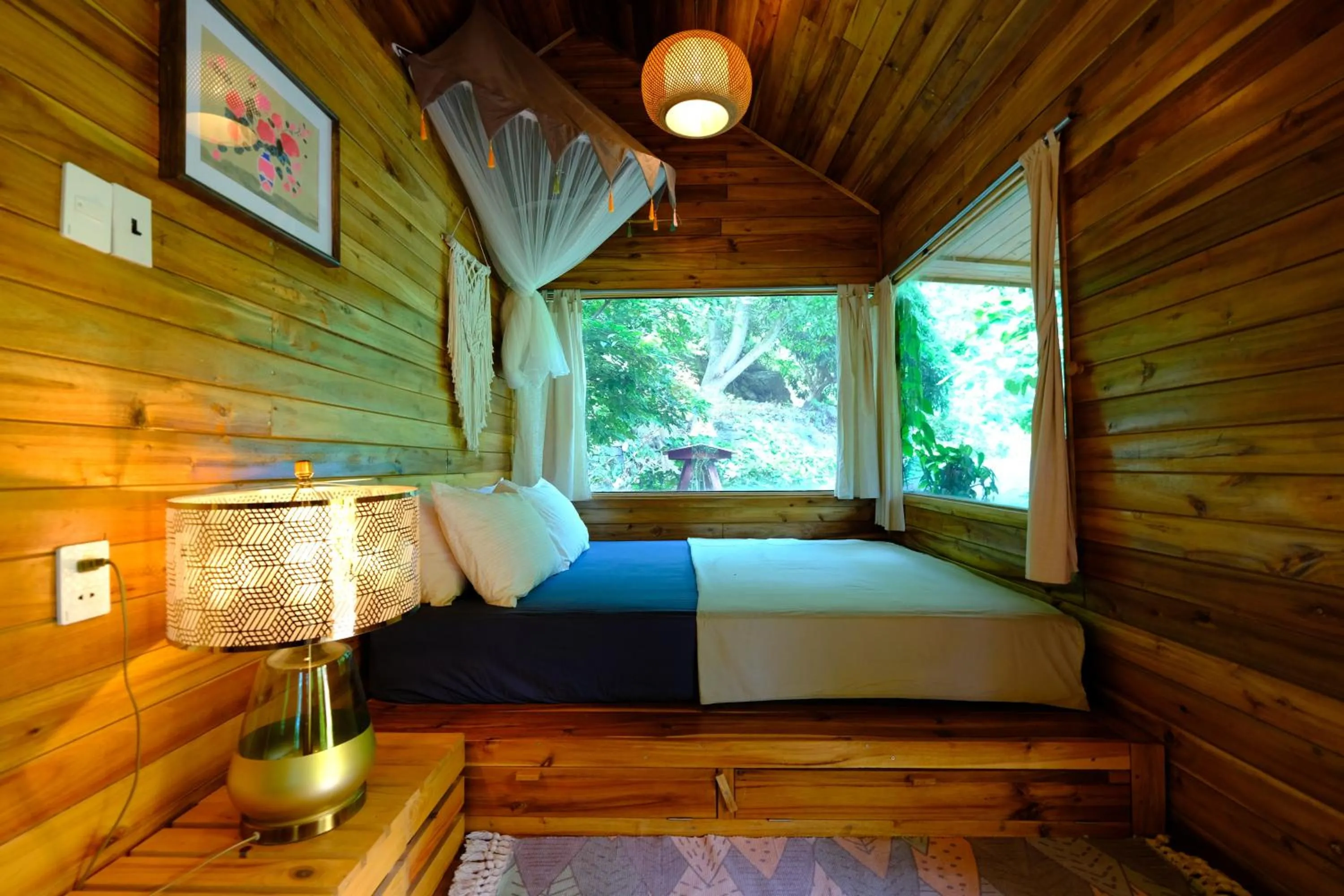 Bed in Blue Lagoon Cat Ba