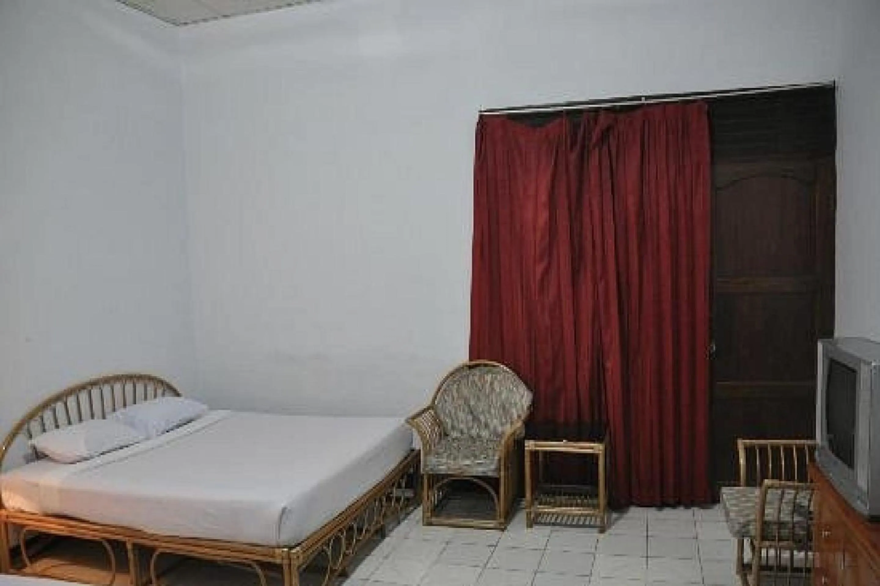 Bedroom, Bed in Hotel O Rantepao Lodge Near Patung Tedong Bonga