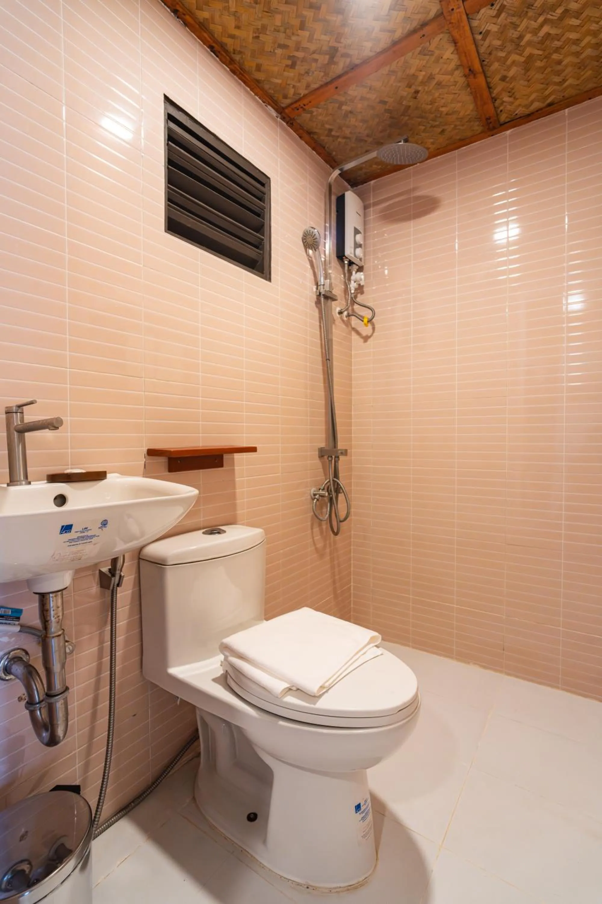 Toilet in Beach Huts El Nido