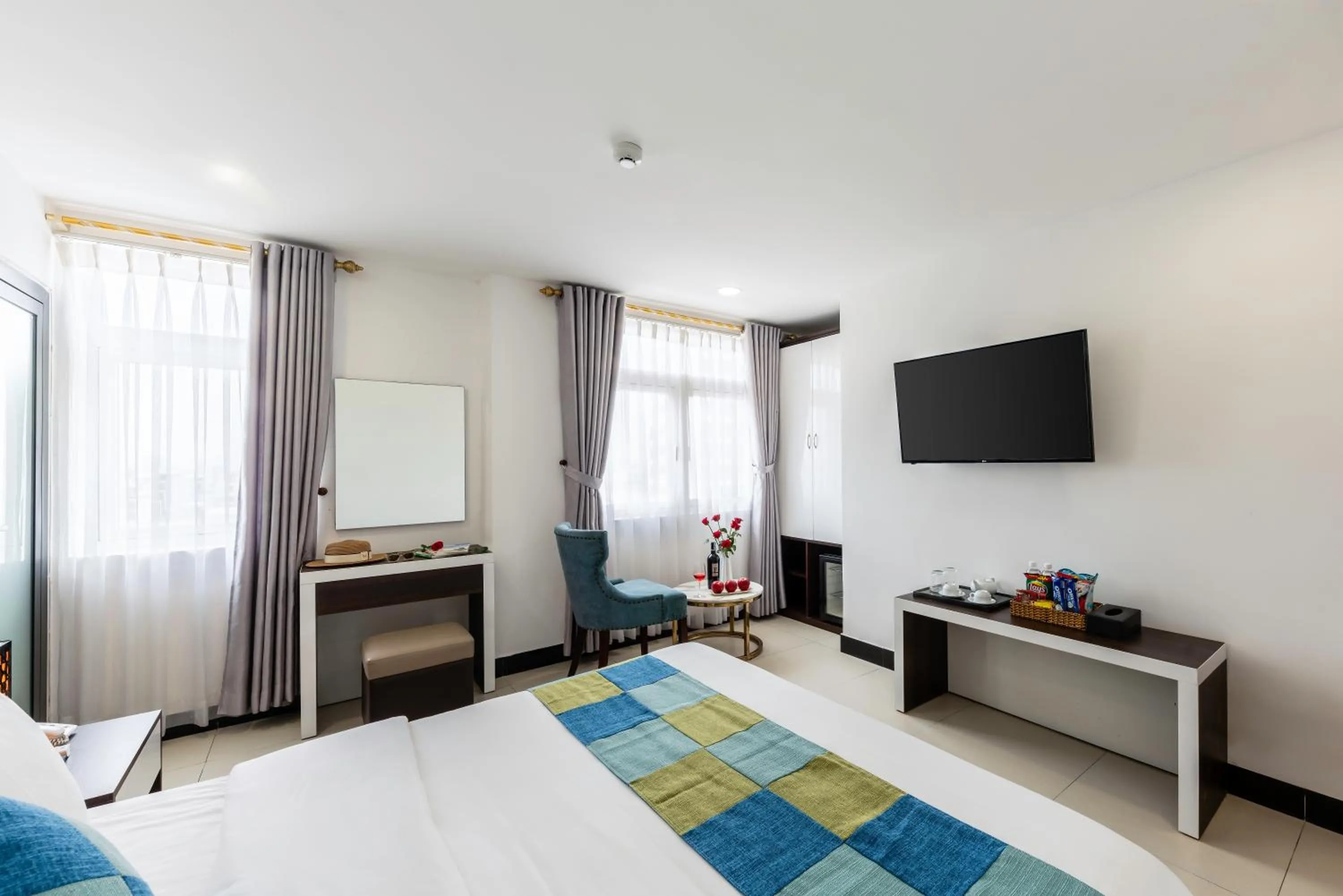 Communal lounge/ TV room, Bed in Phuc Thanh Luxury Hotel by THG