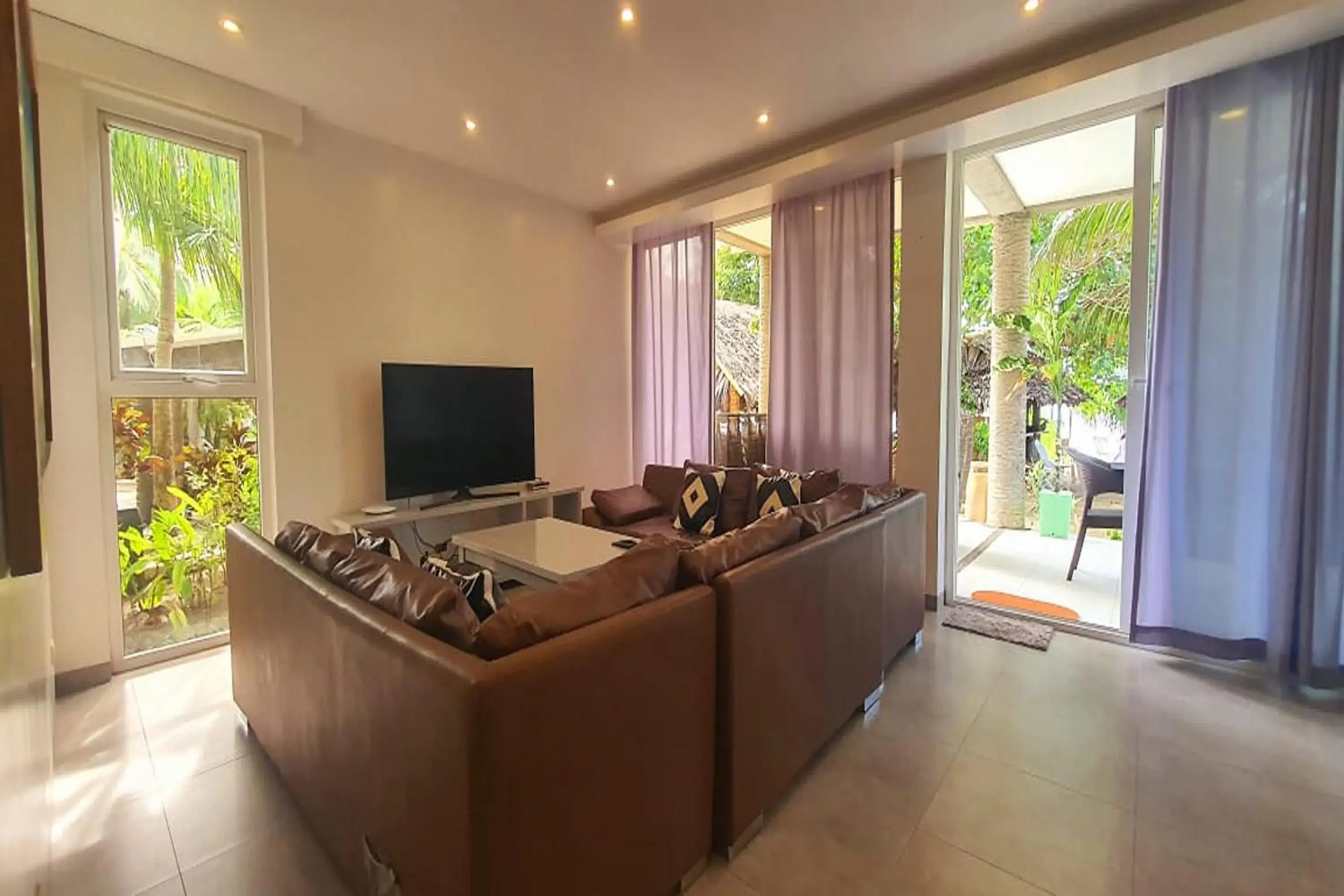 Living room in Pili Beach Resort Agmanic Living room in Pili Beach Resort Agmanic