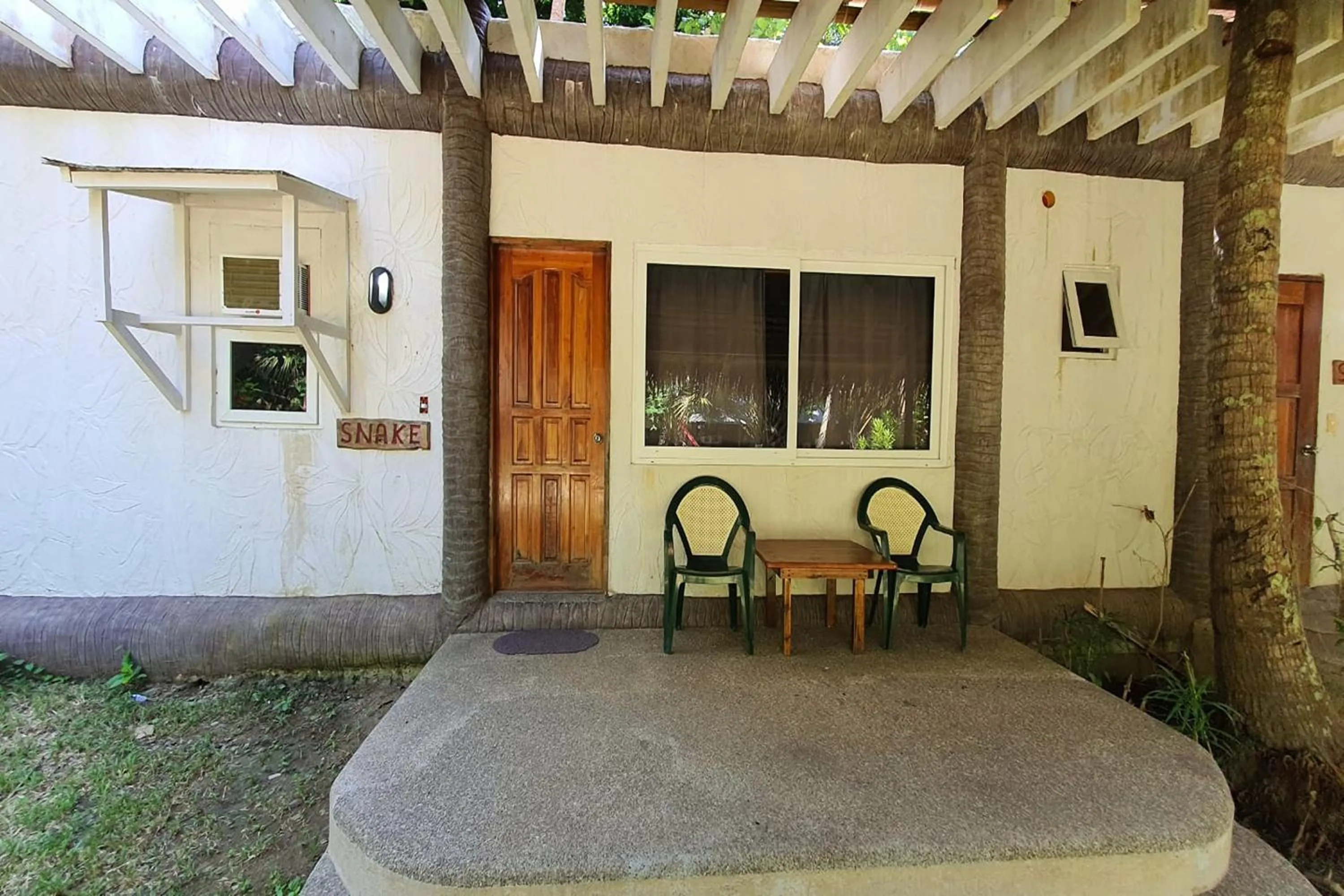 Balcony/Terrace in Pili Beach Resort Agmanic
