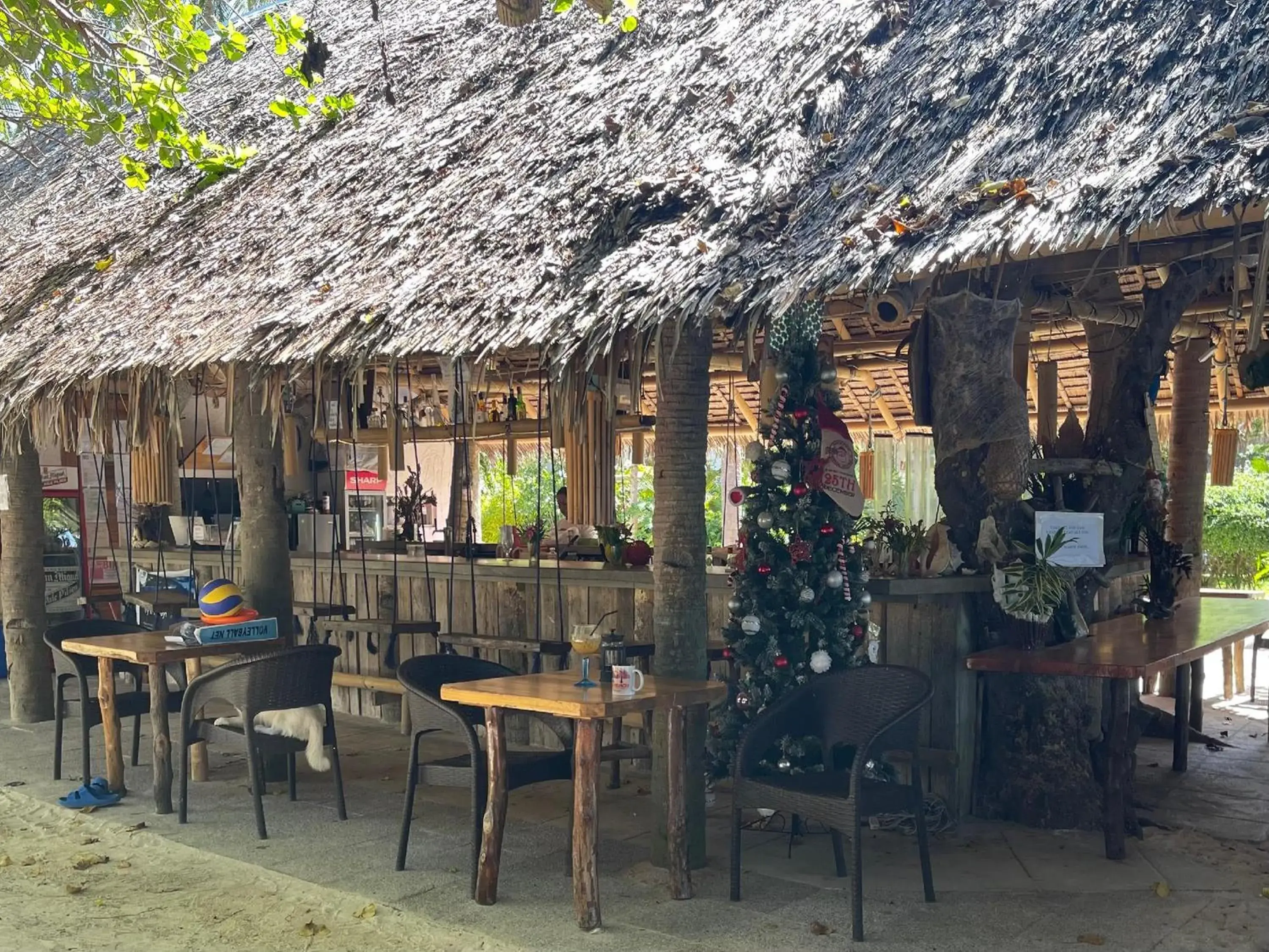 Restaurant/places to eat in Pili Beach Resort Agmanic Restaurant/places to eat in Pili Beach Resort Agmanic