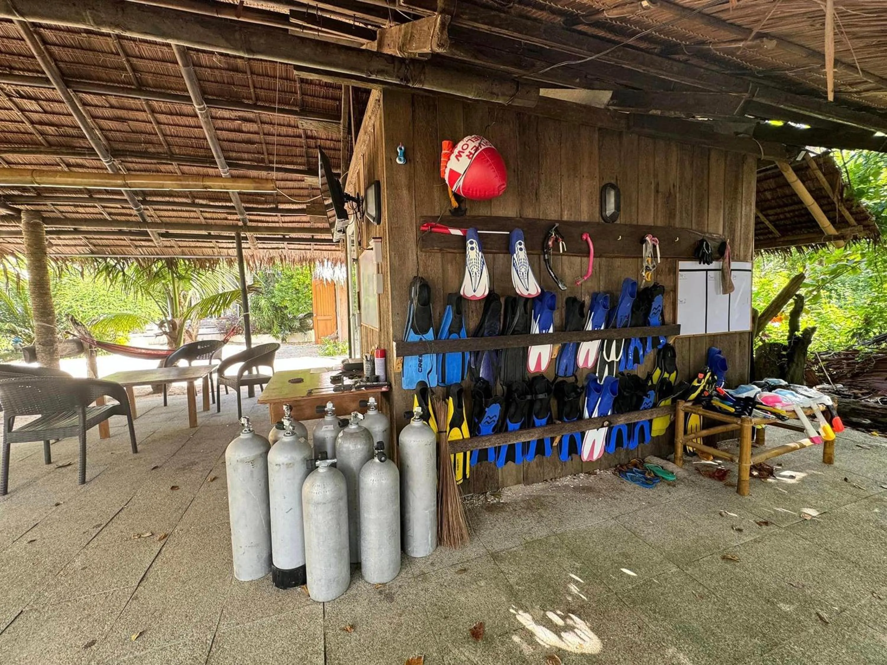 Diving in Pili Beach Resort Agmanic