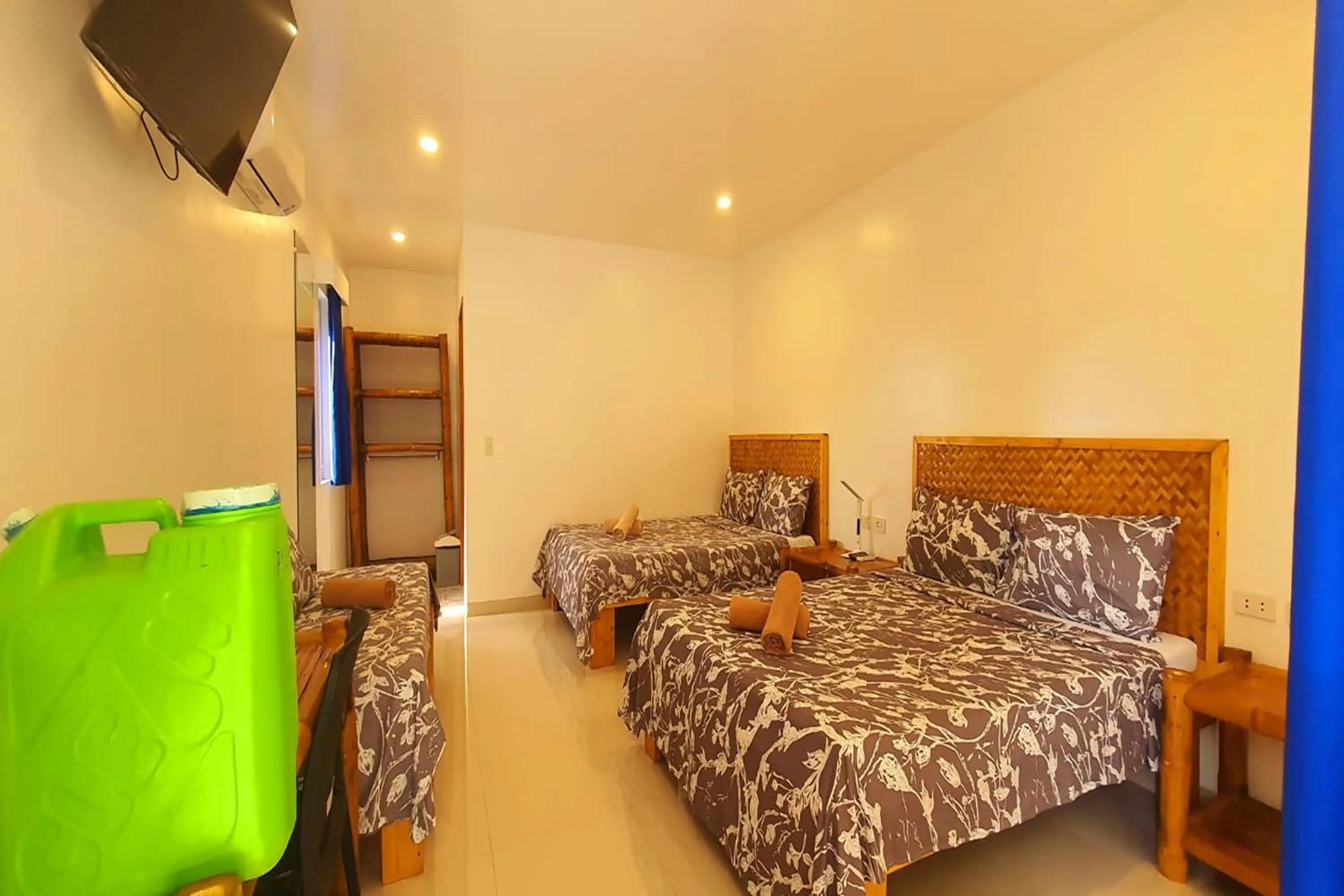 Bedroom, Bed in Pili Beach Resort Agmanic