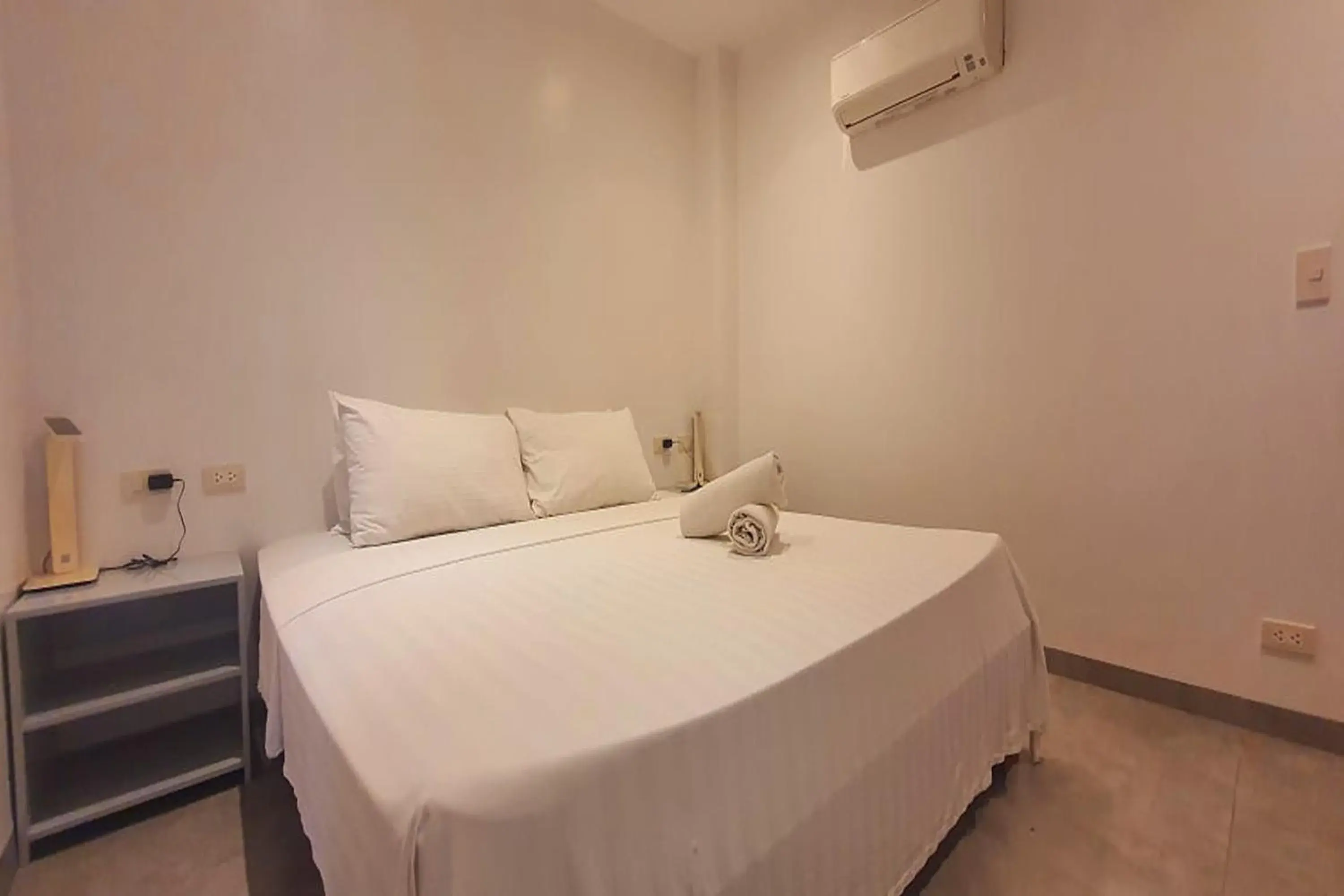 Bedroom, Bed in Pili Beach Resort Agmanic Bedroom, Bed in Pili Beach Resort Agmanic