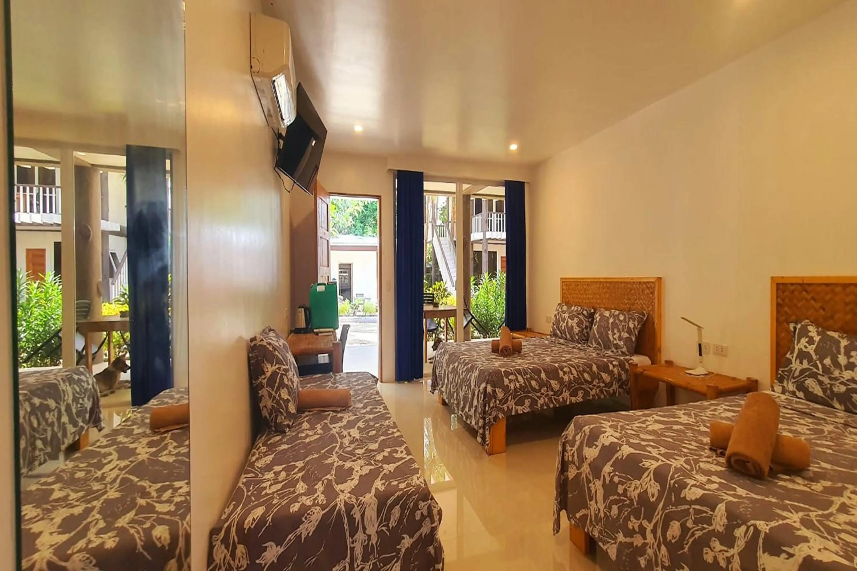 Bedroom, Bed in Pili Beach Resort Agmanic