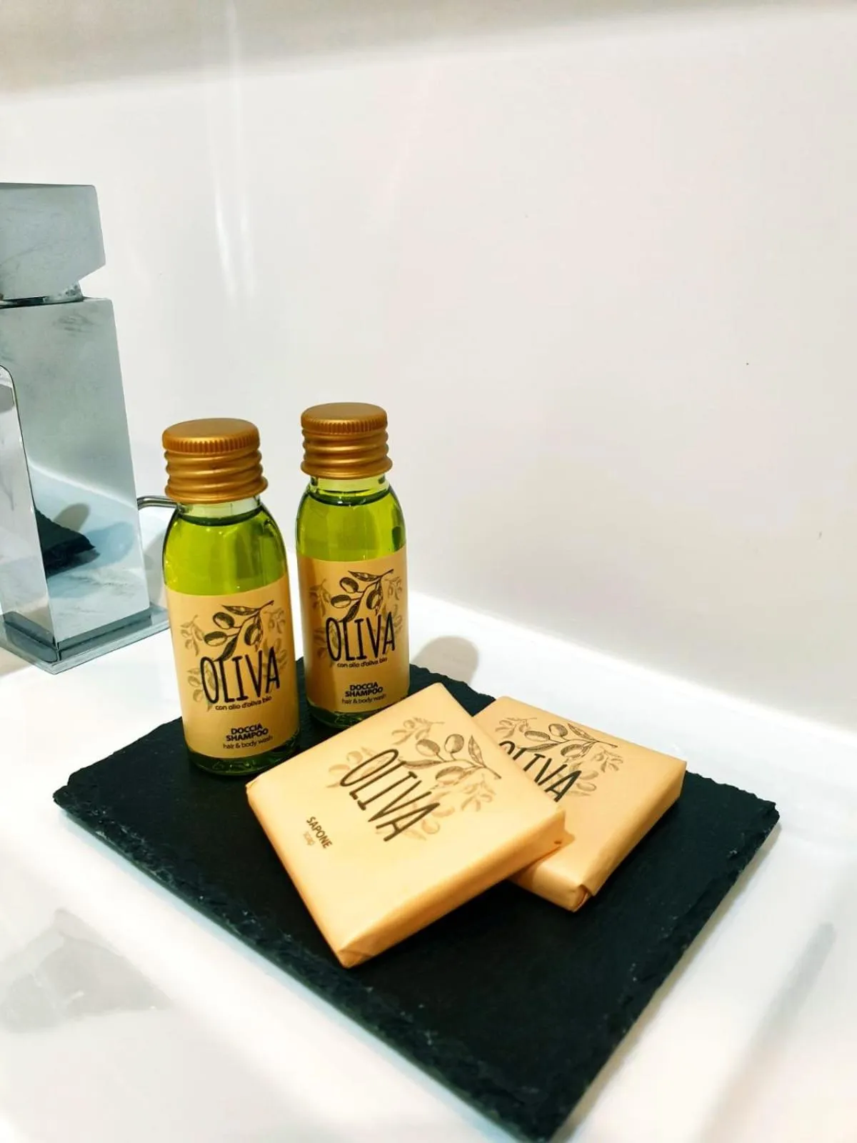 Bathroom in Tufo Giallo Rooms