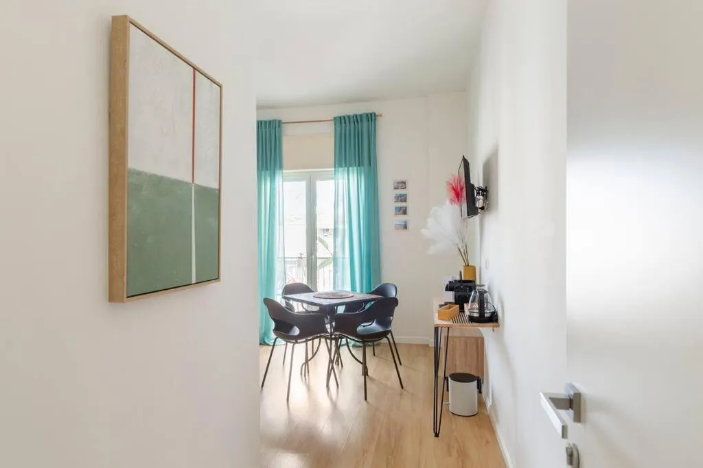 Dining area in Tufo Giallo Rooms