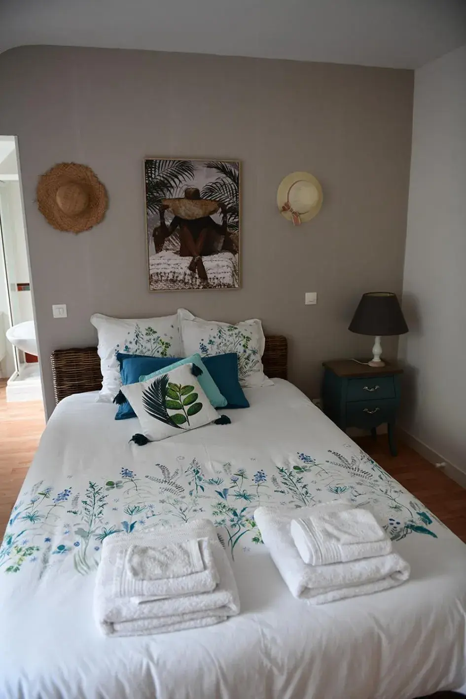 Triple Room with Private Bathroom in Aux portes de Pornichet, Chambres d'hôtes Ty'Sacha Triple Room with Private Bathroom in Aux portes de Pornichet, Chambres d'hôtes Ty'Sacha