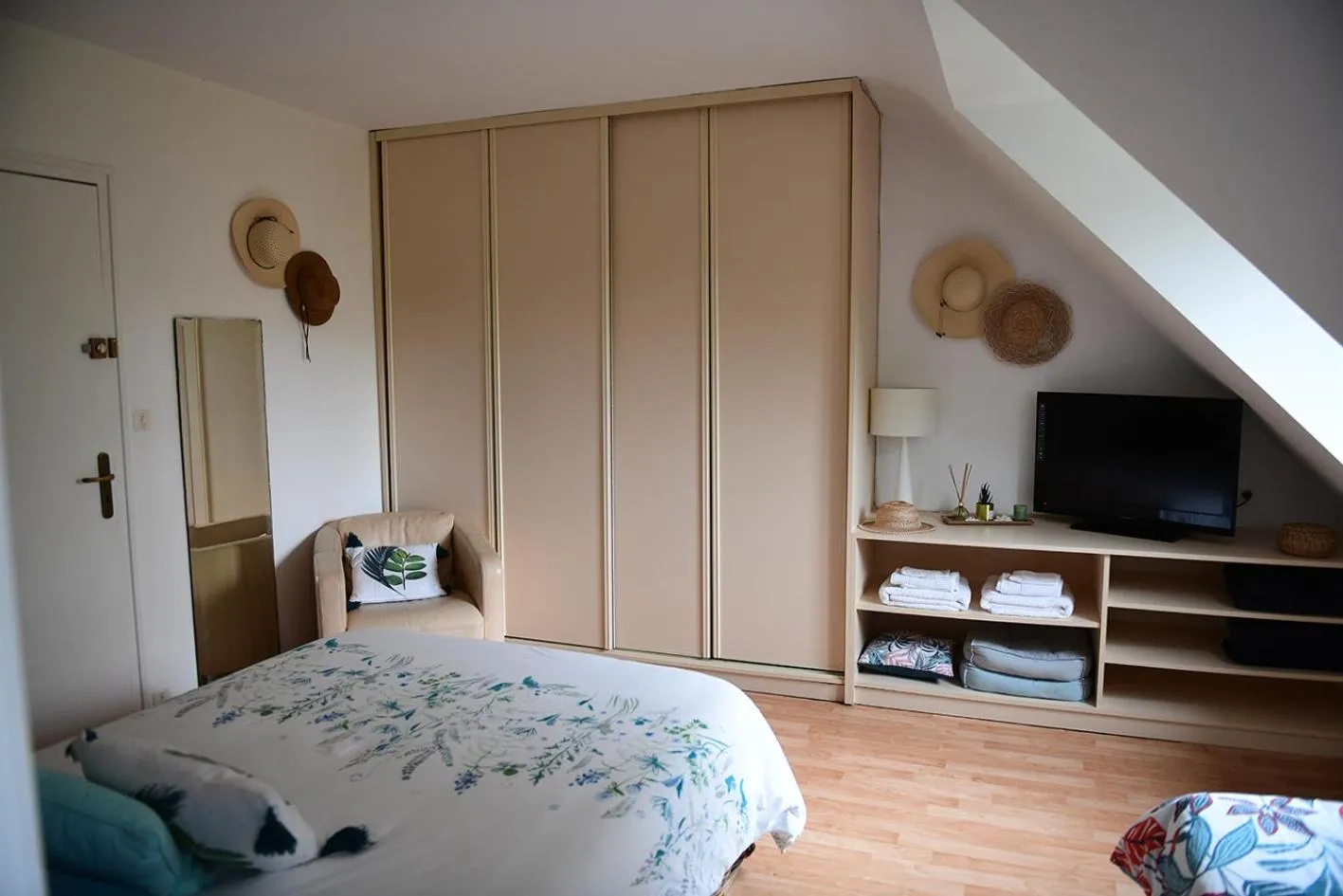 Bedroom, Bed in Aux portes de Pornichet, Chambres d'hôtes Ty'Sacha