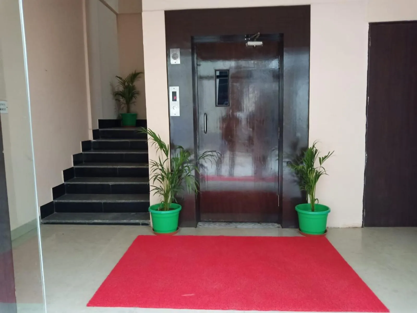 Property building in Guru Comfort, 100 m from Apollo Hospital