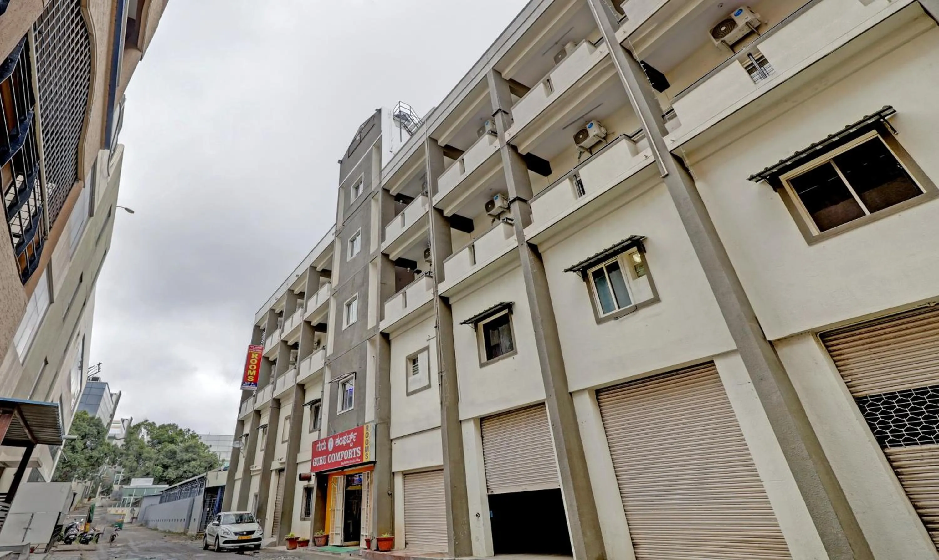 Property building in Guru Comfort, 100 m from Apollo Hospital