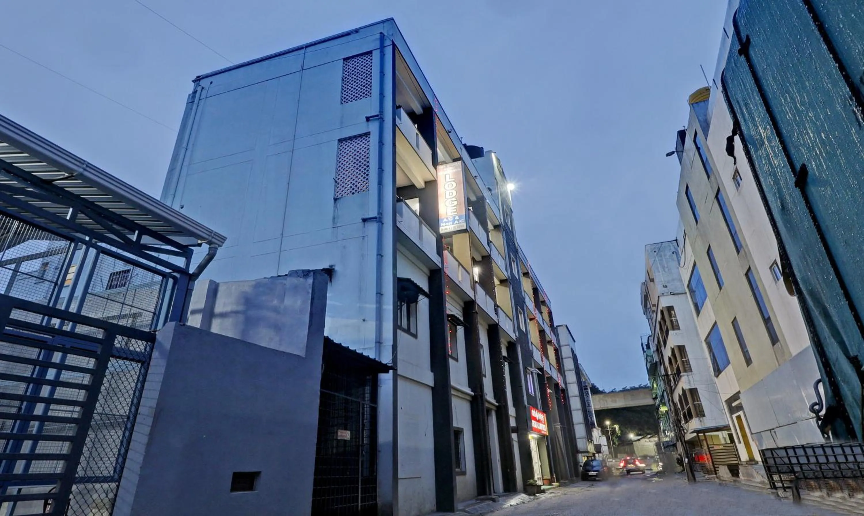 Property building in Guru Comfort, 100 m from Apollo Hospital