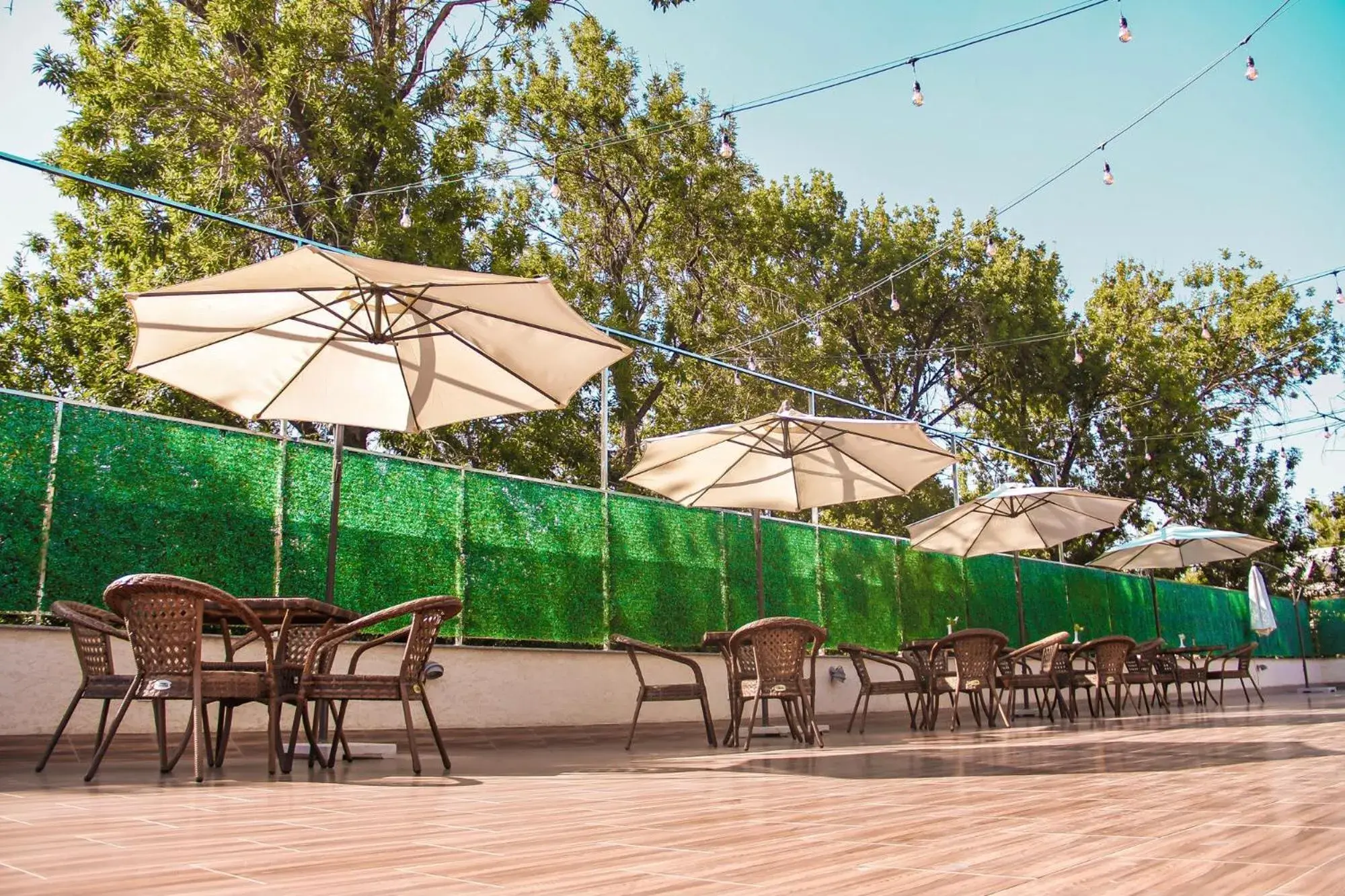 Restaurant/places to eat in Gabrielle International Hotel Restaurant/places to eat in Gabrielle International Hotel