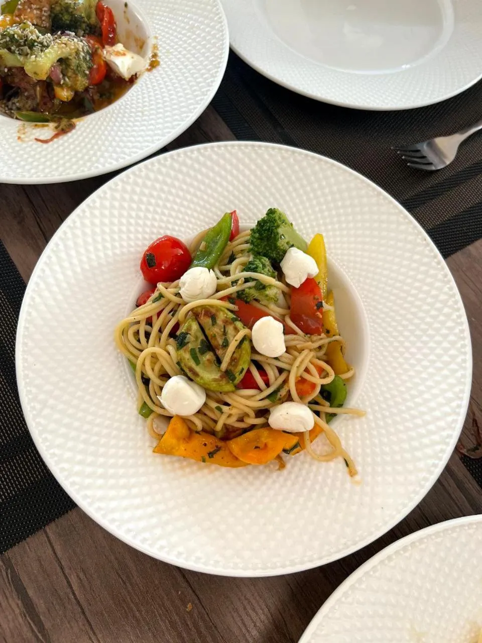 Restaurant/places to eat in Gabrielle International Hotel