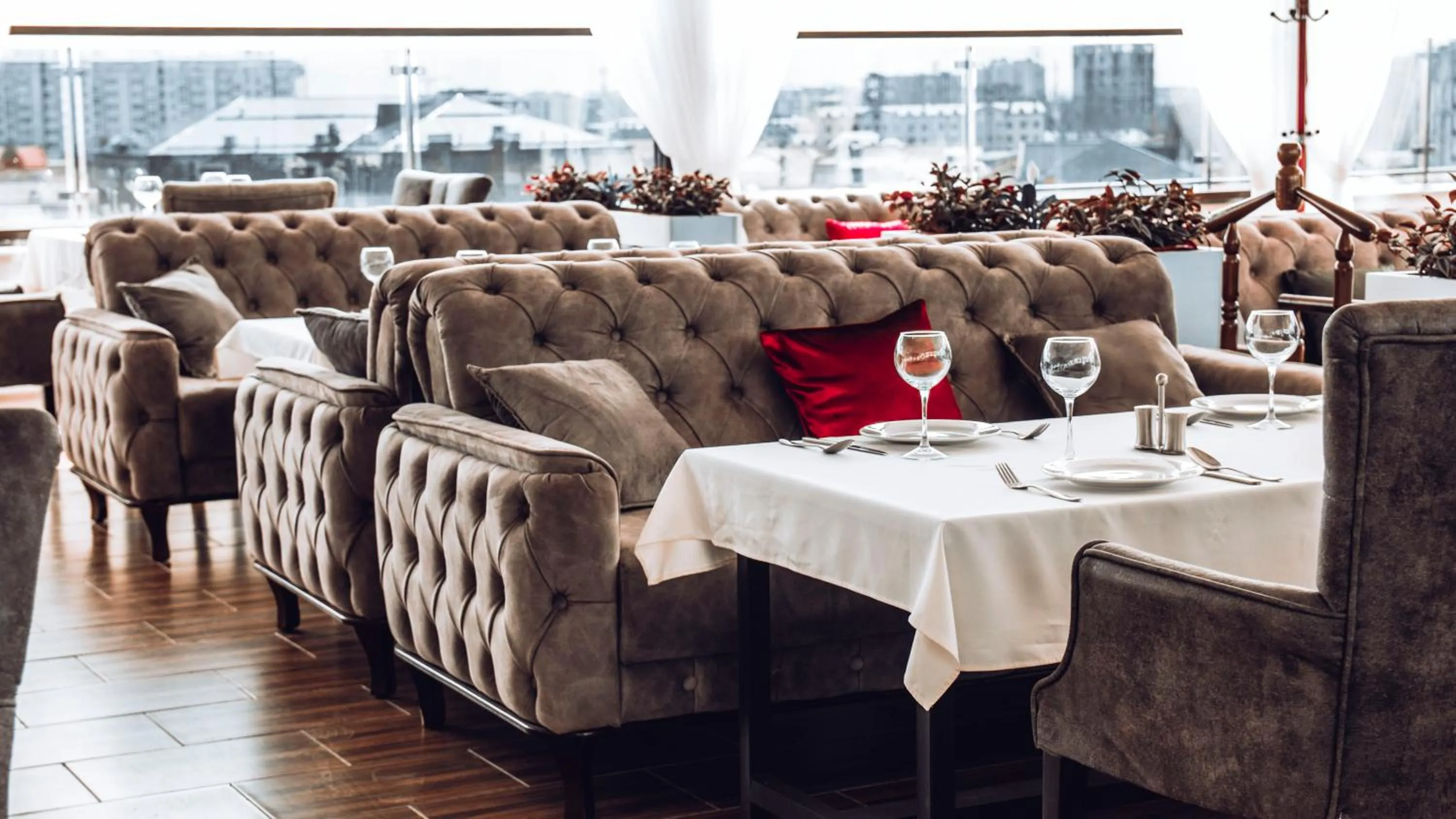 Restaurant/places to eat in Gabrielle International Hotel