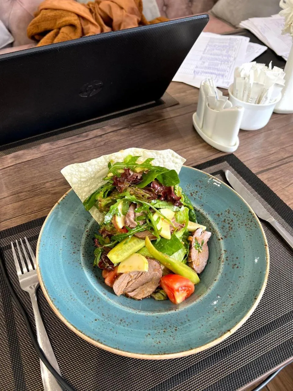 Restaurant/places to eat in Gabrielle International Hotel