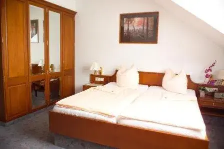 Double Room in Eppelborner Hof Double Room in Eppelborner Hof