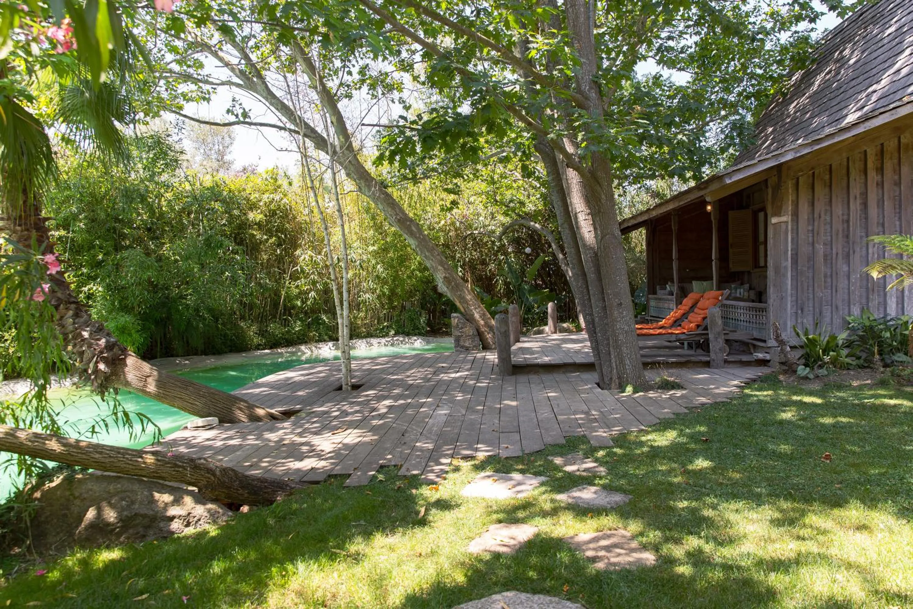 Garden view in Domaine Les Mésanges