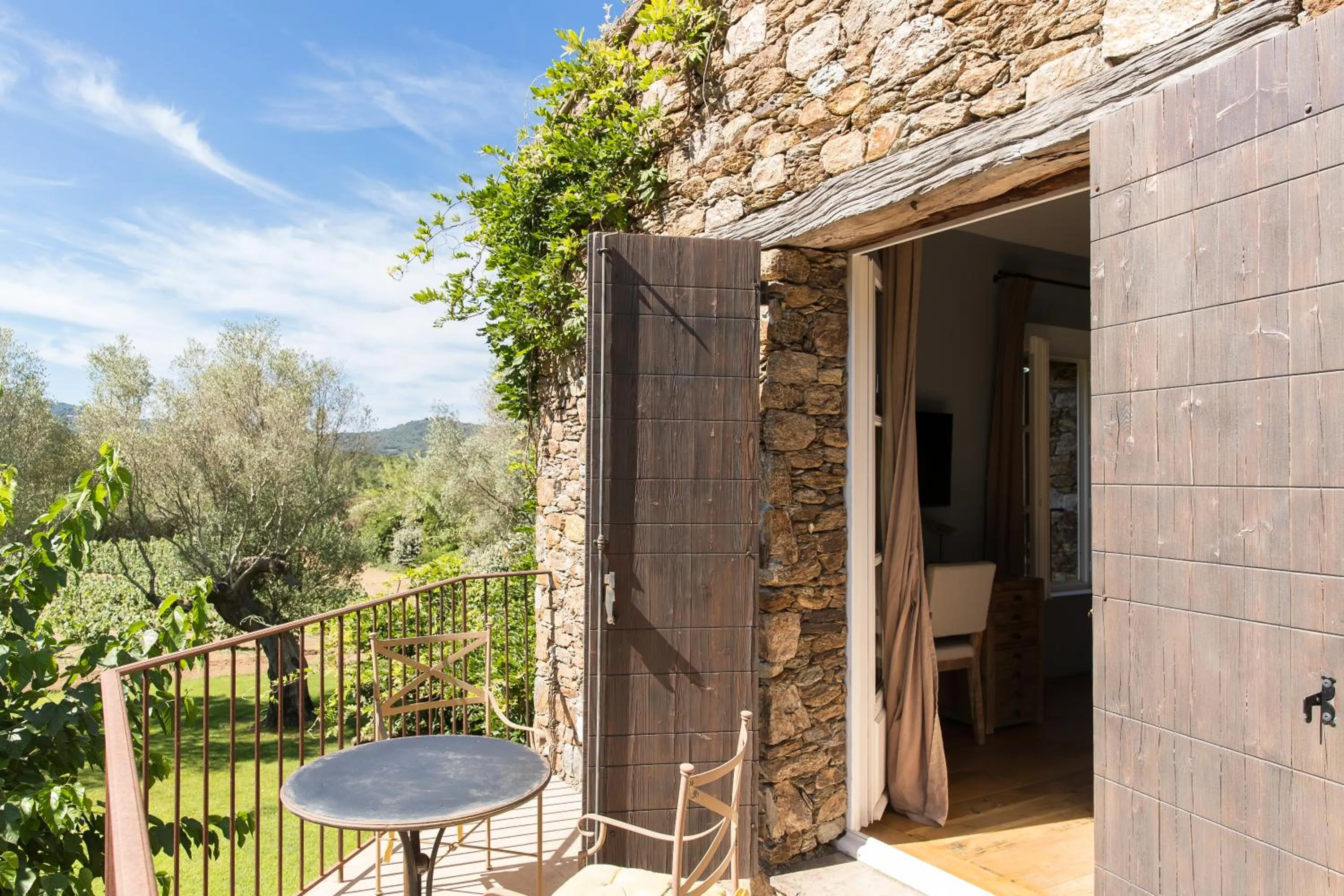 Day in Domaine Les Mésanges