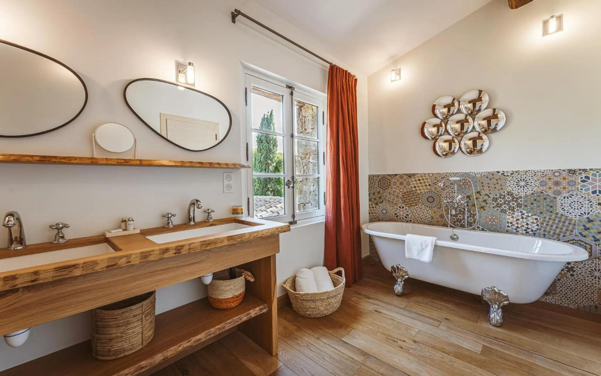 Shower in Domaine Les Mésanges