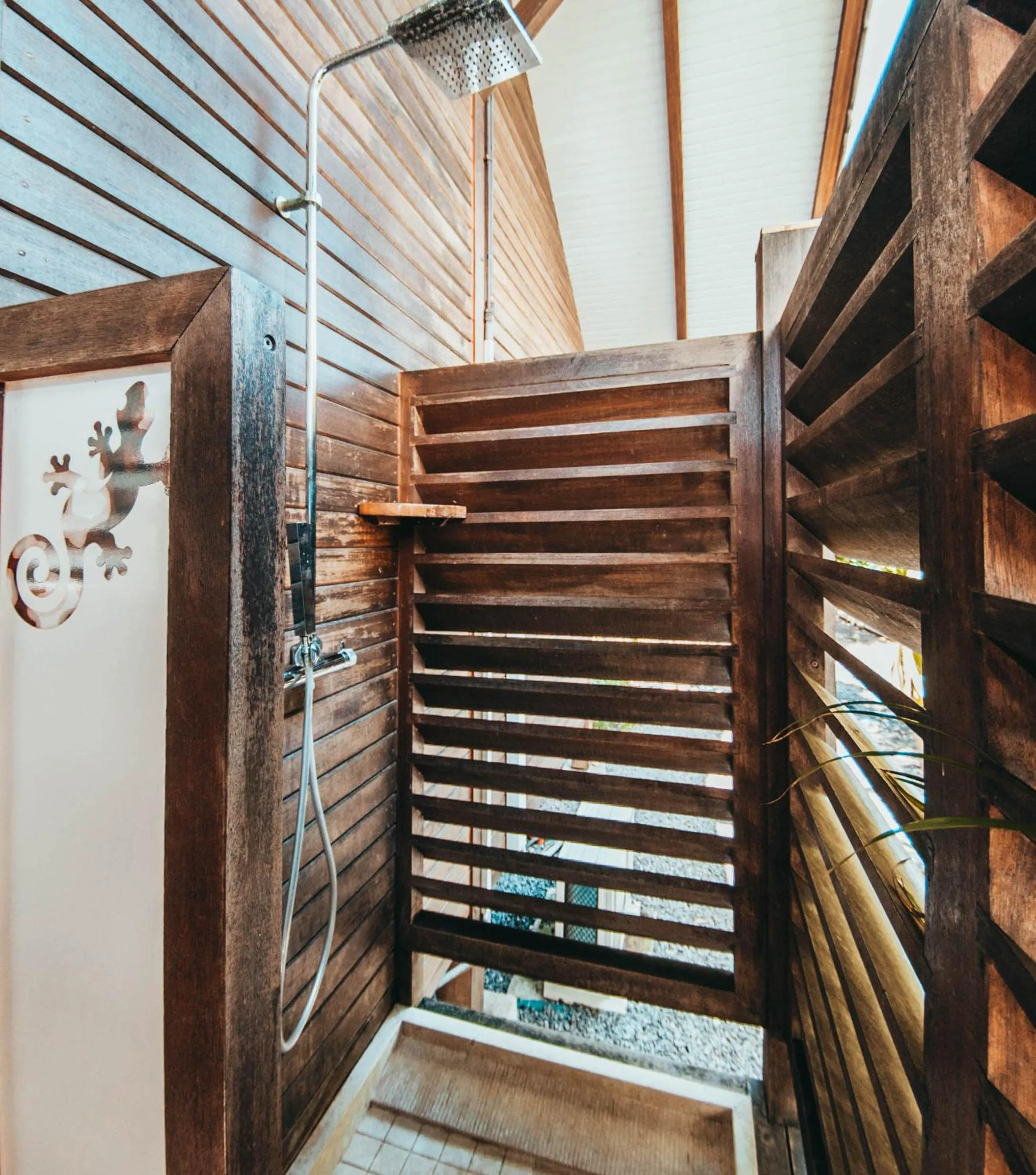 Shower in Domaine Saint-François