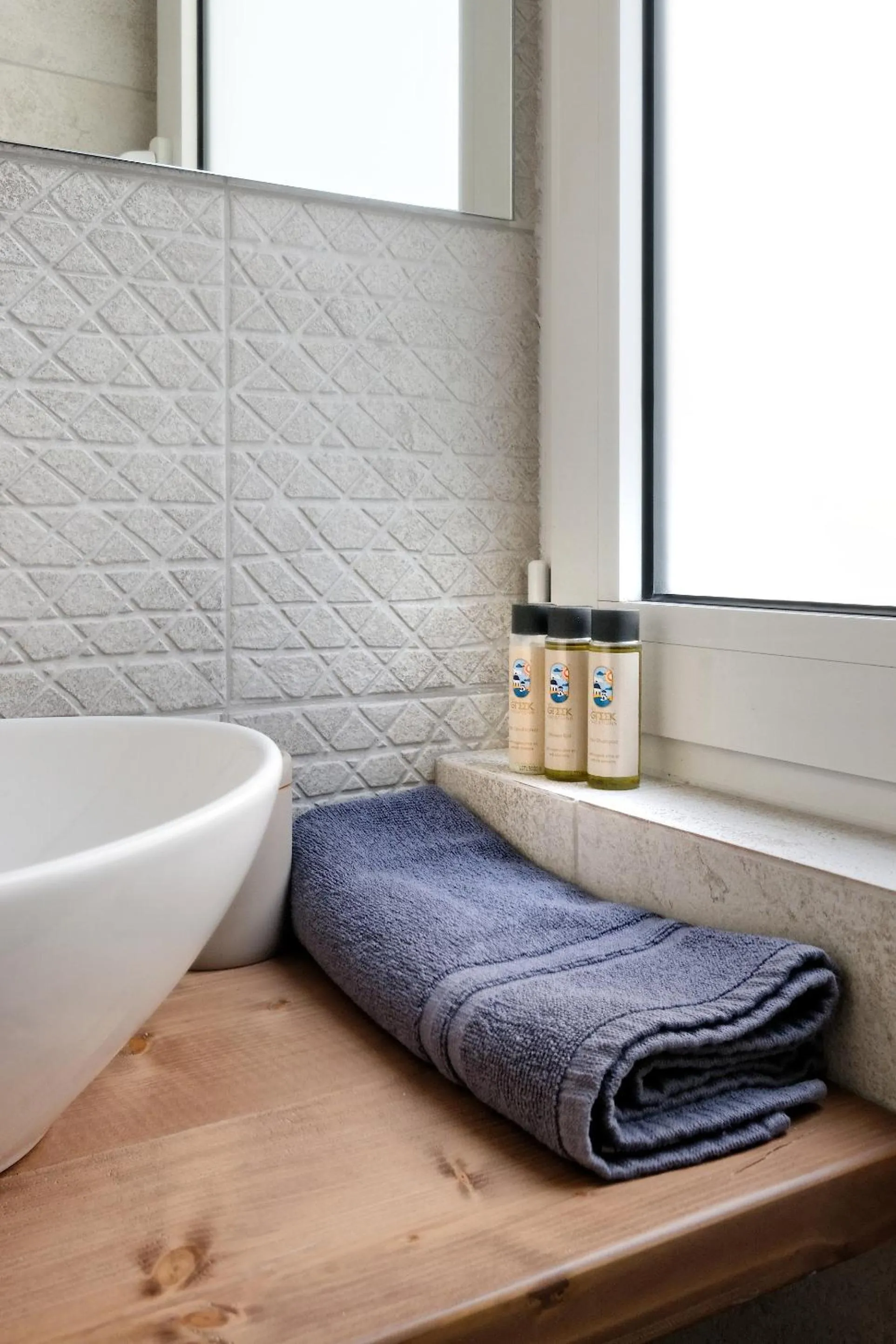 Bathroom in The Flirty Athens apartment