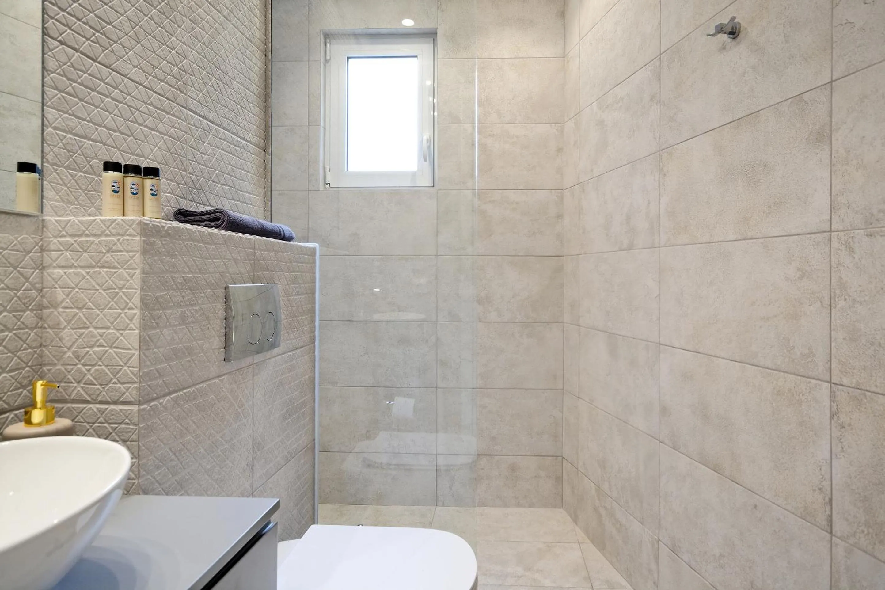 Toilet in The Flirty Athens apartment