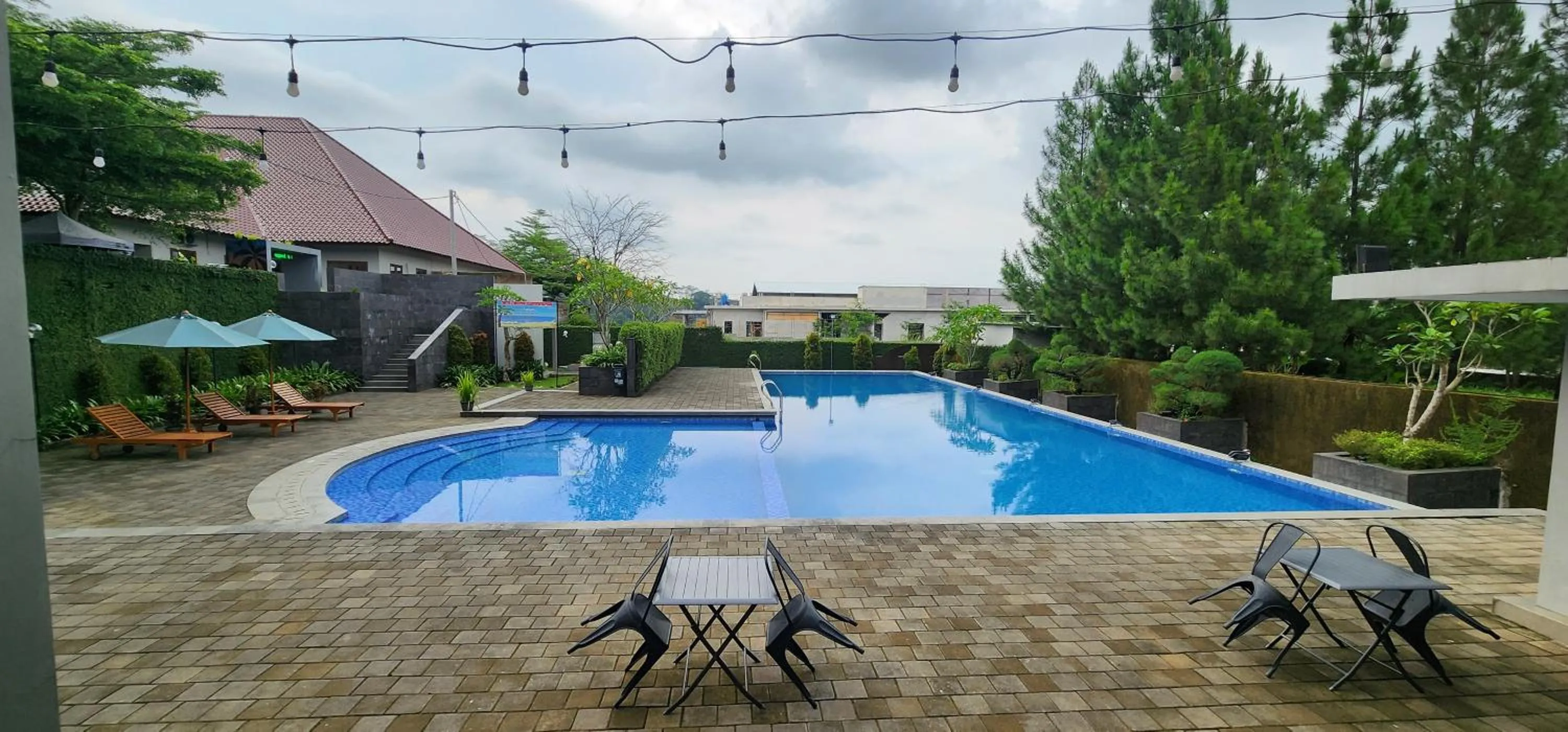 Swimming pool in PEPABRI Hotel & Resort