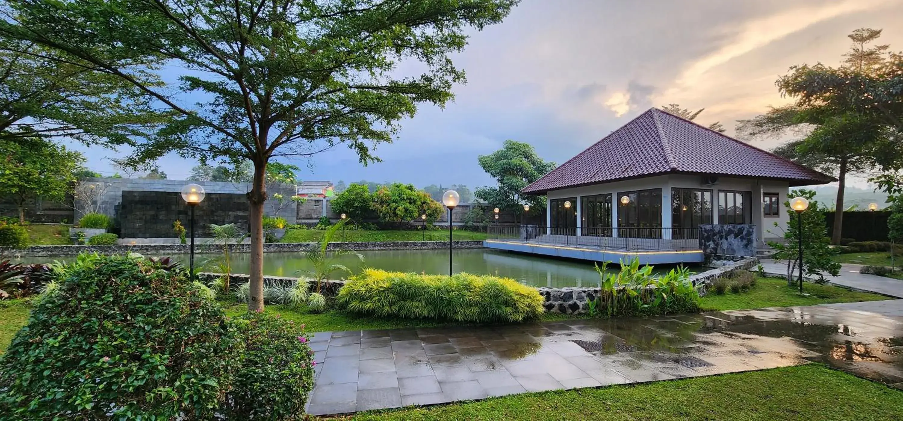 Garden in PEPABRI Hotel & Resort Garden in PEPABRI Hotel & Resort