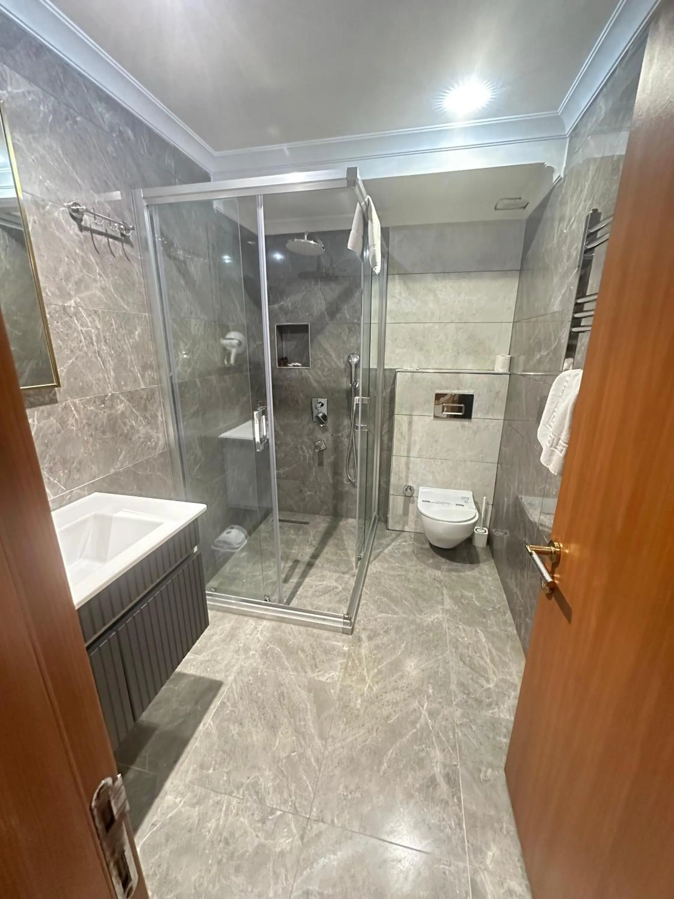 Shower in Hotel Real Life