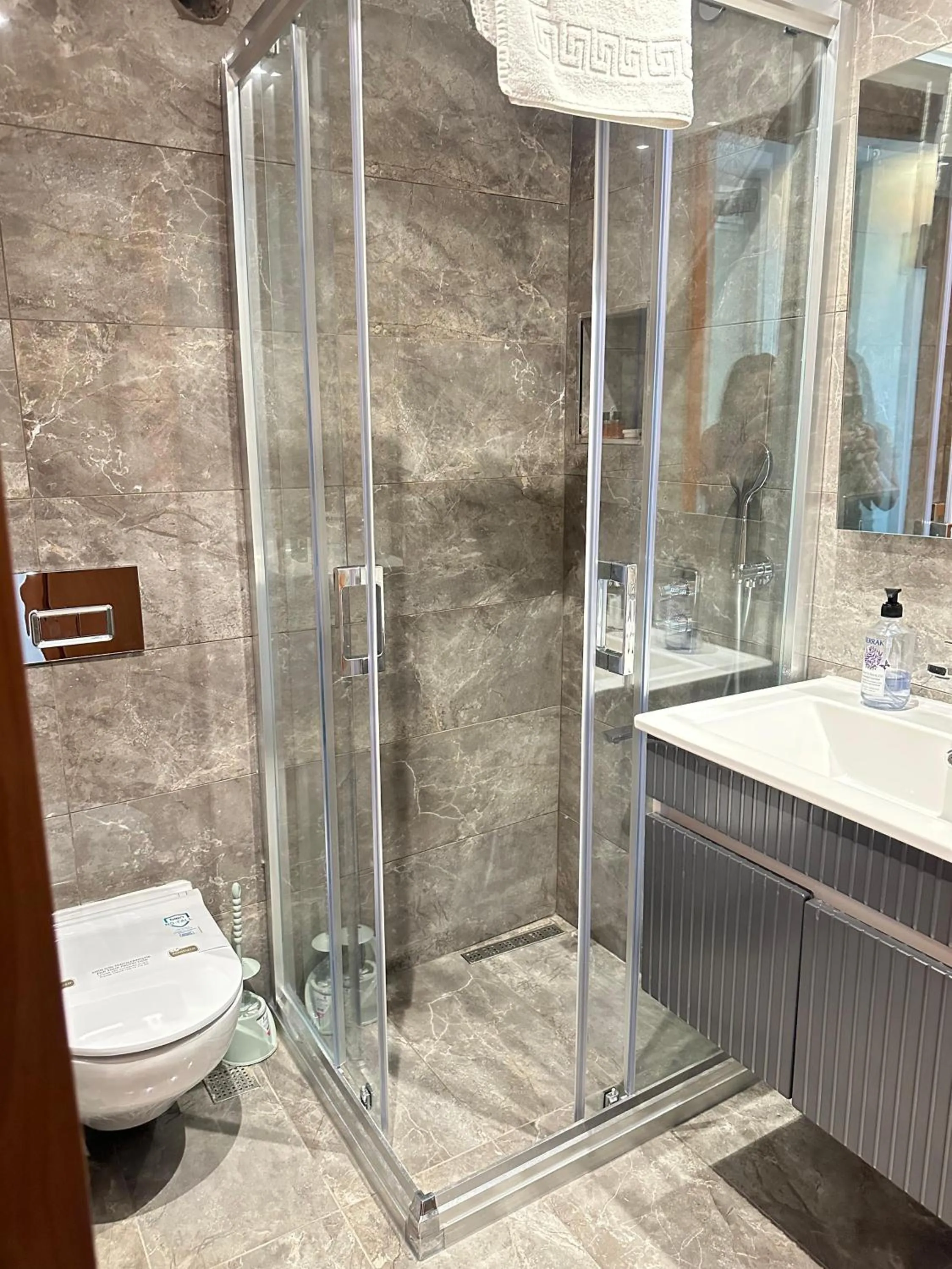 Shower in Hotel Real Life